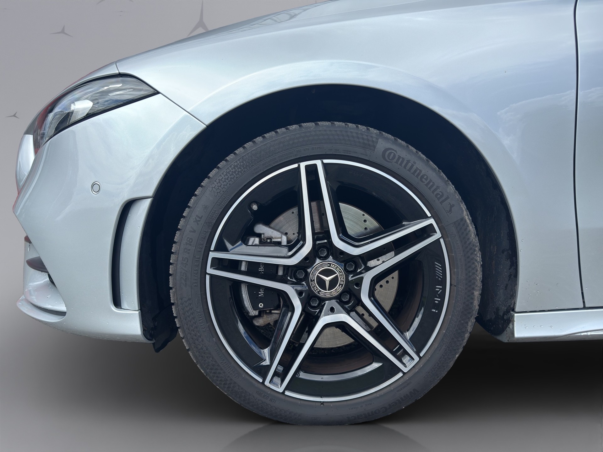 MERCEDES-BENZ A 250 e AMG Line-showroom-element-2