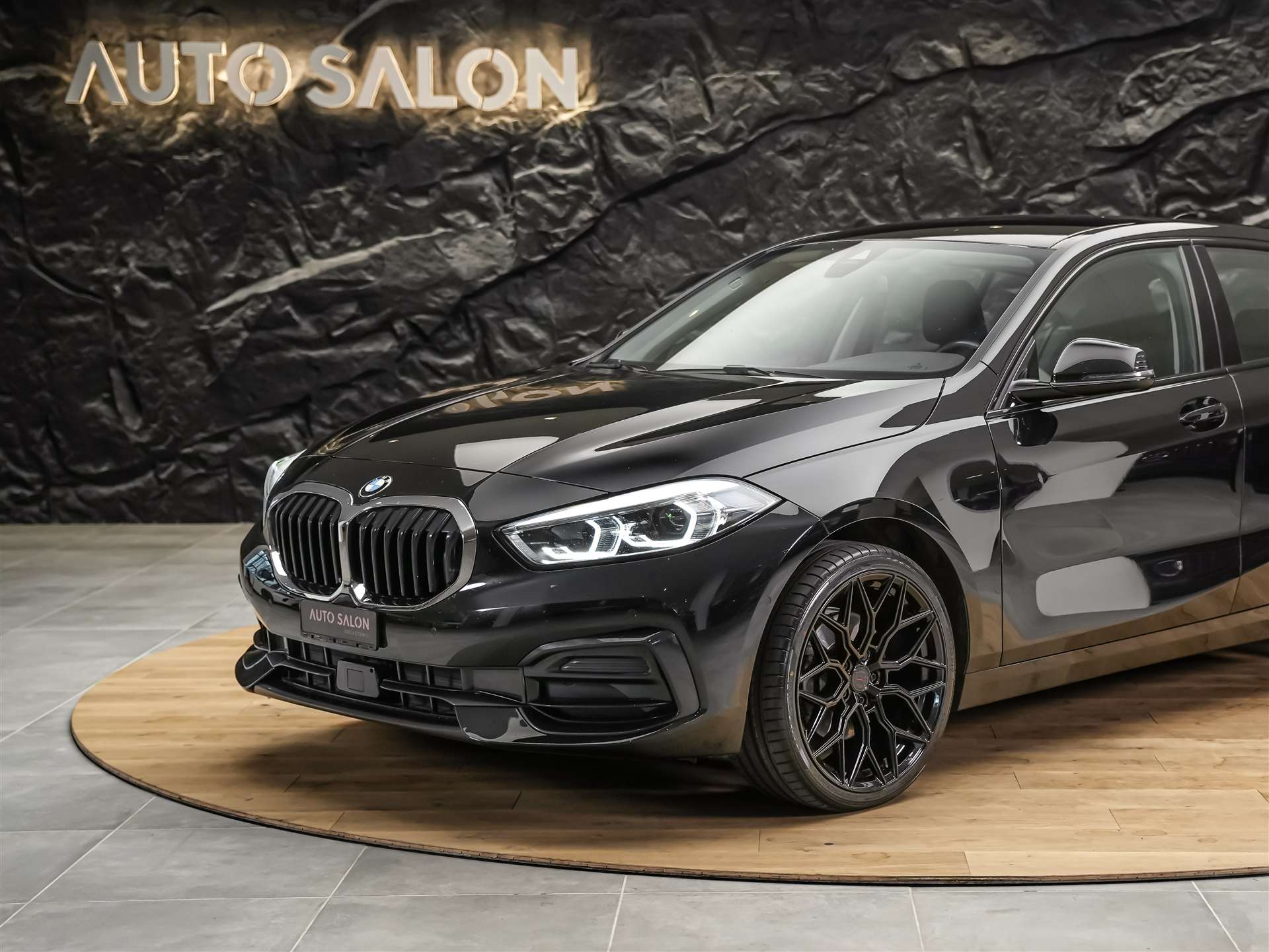 BMW 118i Sport Line Steptronic *CH Auto*19" Felgen*Harman/Kardon*-image-12