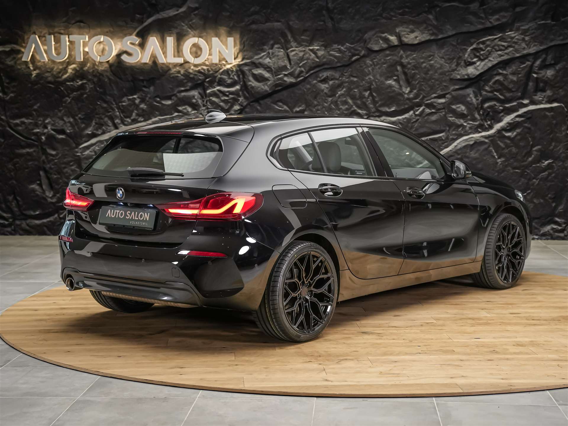 BMW 118i Sport Line Steptronic *CH Auto*19" Felgen*Harman/Kardon*-image-5