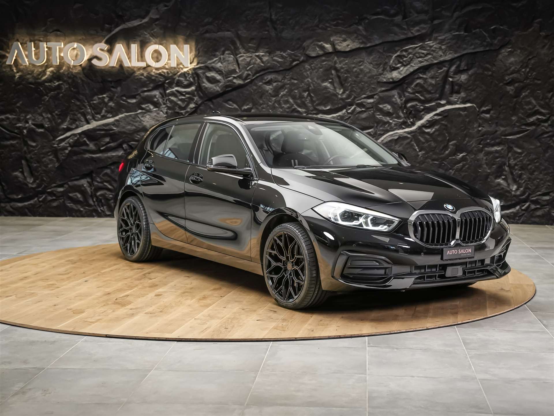 BMW 118i Sport Line Steptronic *CH Auto*19" Felgen*Harman/Kardon*-image-6