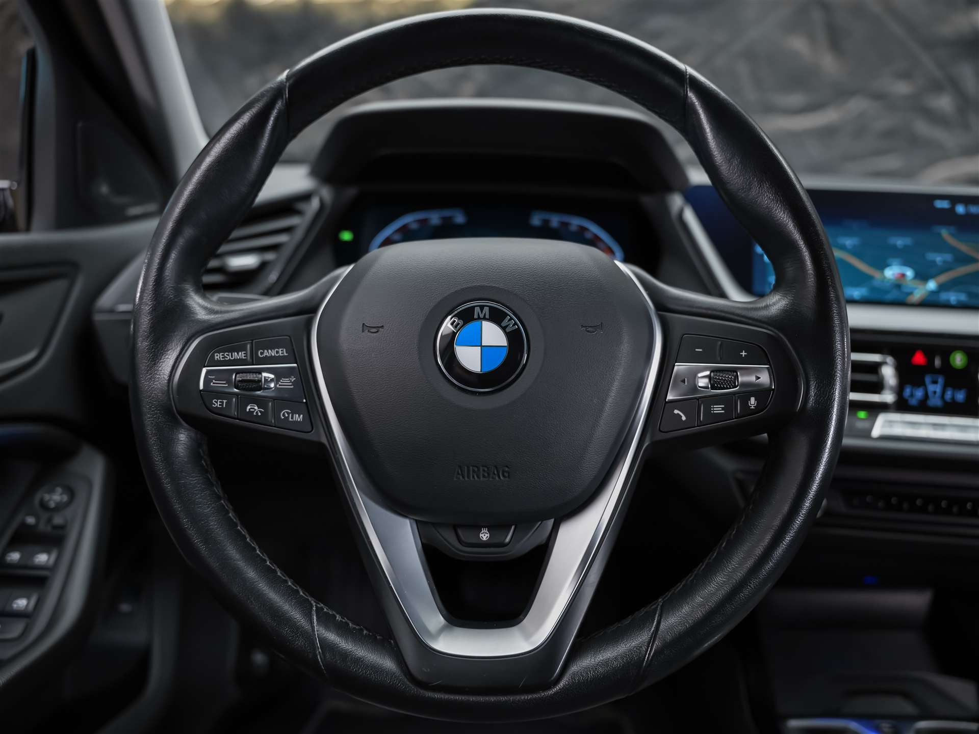 BMW 118i Sport Line Steptronic *CH Auto*19" Felgen*Harman/Kardon*-image-26