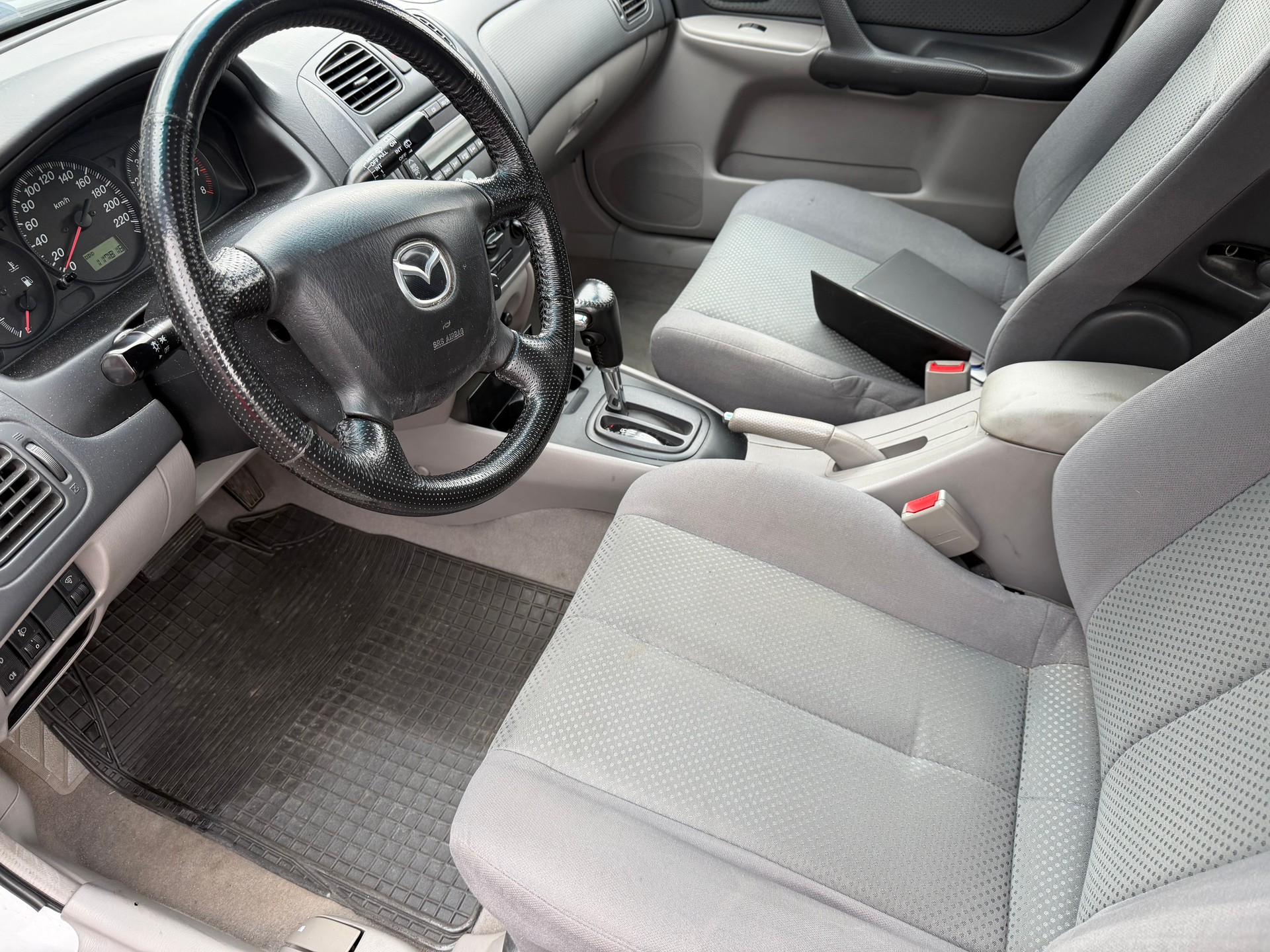 MAZDA 323 F 2.0i-16V-image-5