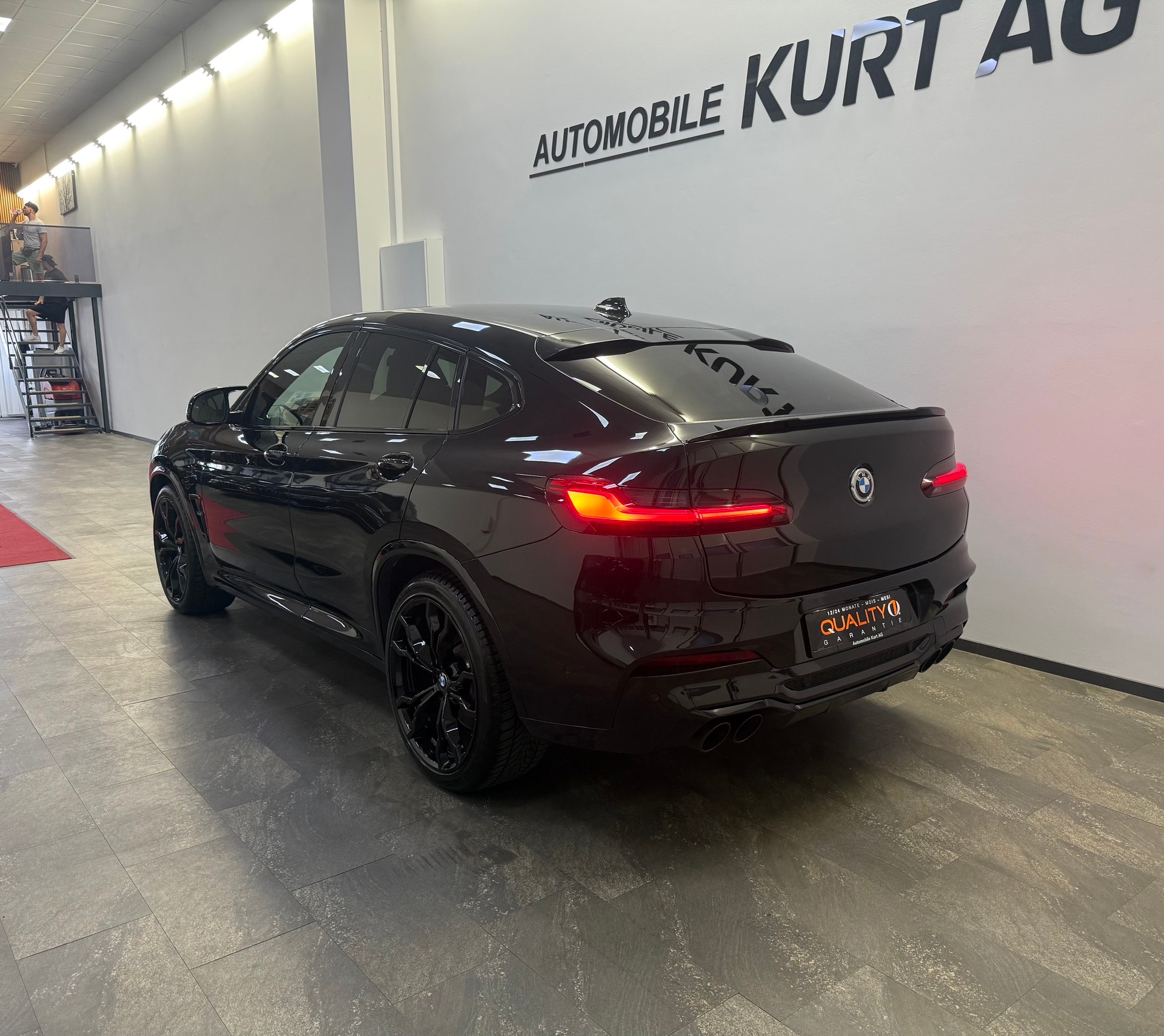BMW X4M M Competition Steptronic-showroom-element-3