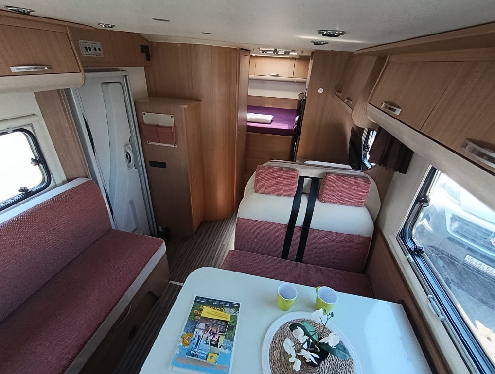 SUN LIVING M 46 SP***Premium-Ausstattung & zum unschlagbaren Preis***Schaltgetriebe 150PS *4 Plätzer *Radio *Doppelbett im Heck *Hubbett*-image-19