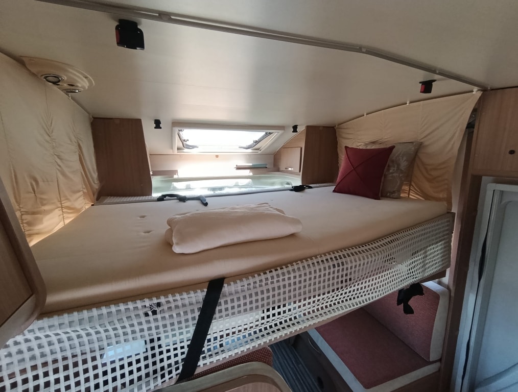 SUN LIVING M 46 SP***Premium-Ausstattung & zum unschlagbaren Preis***Schaltgetriebe 150PS *4 Plätzer *Radio *Doppelbett im Heck *Hubbett*-image-21