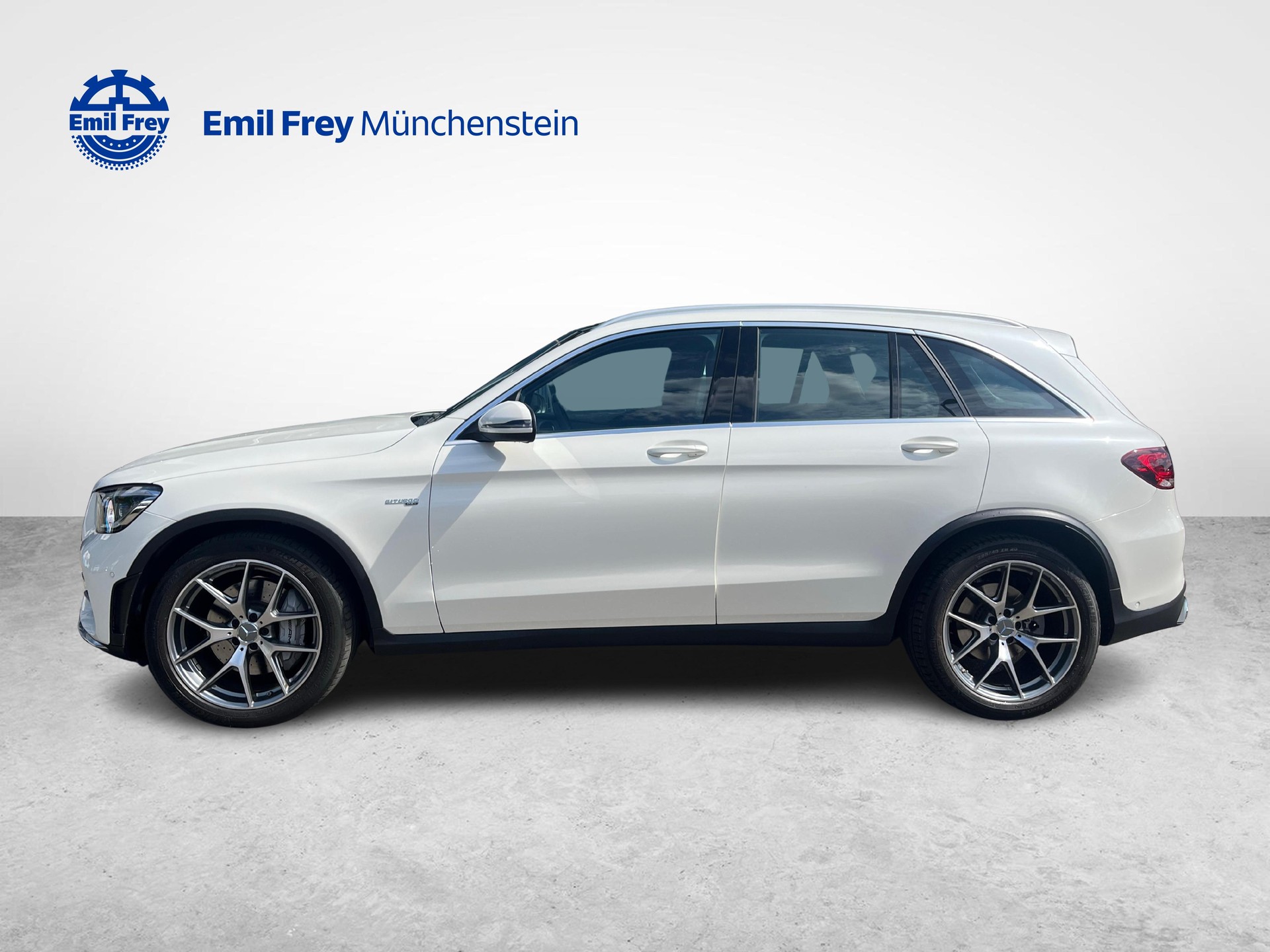 MERCEDES-BENZ GLC 43 AMG 4m-showroom-element-1