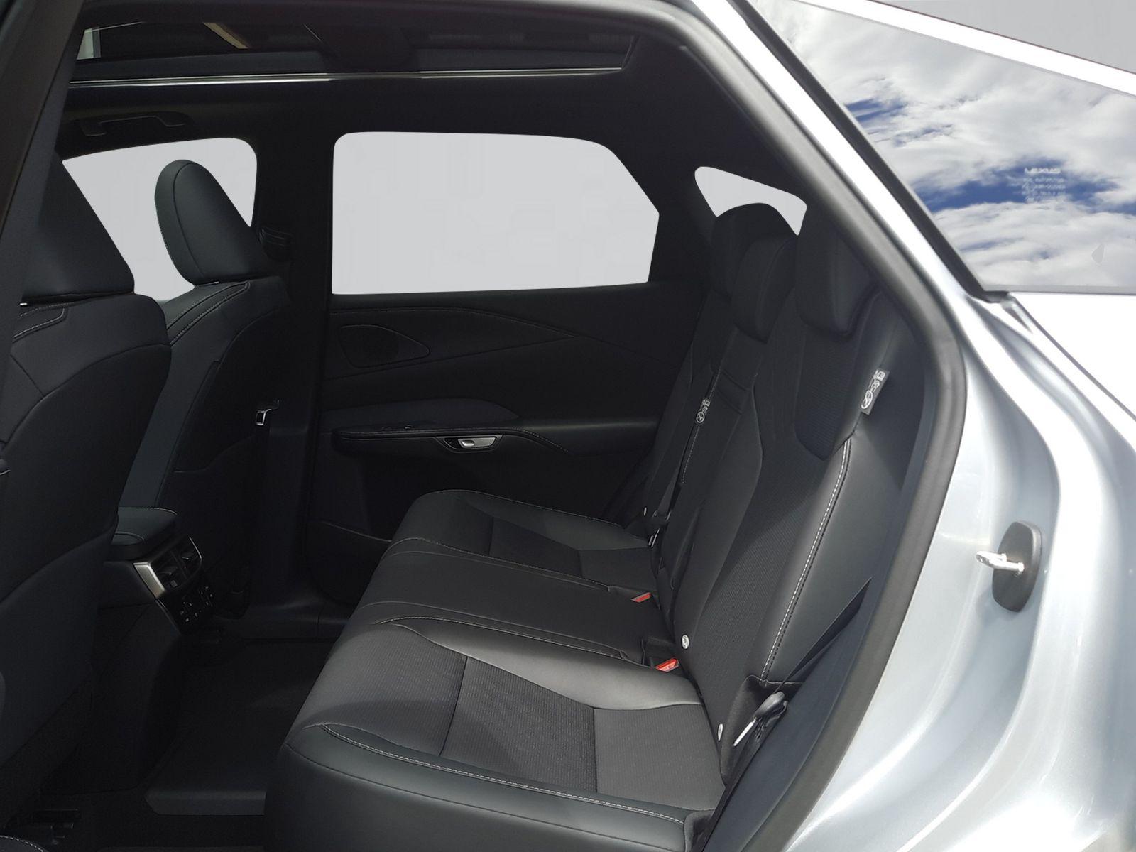 LEXUS RX 450h+ Comfort-image-8