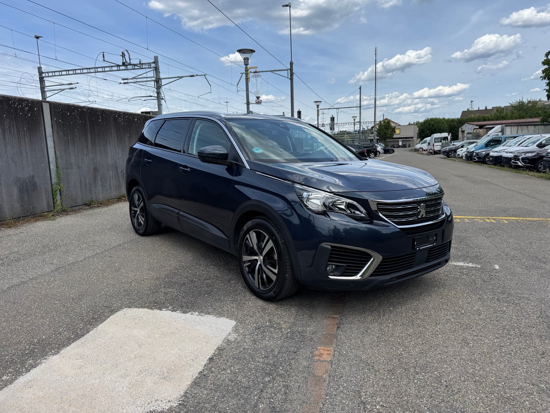PEUGEOT 5008 1.2 Pure Tech Active