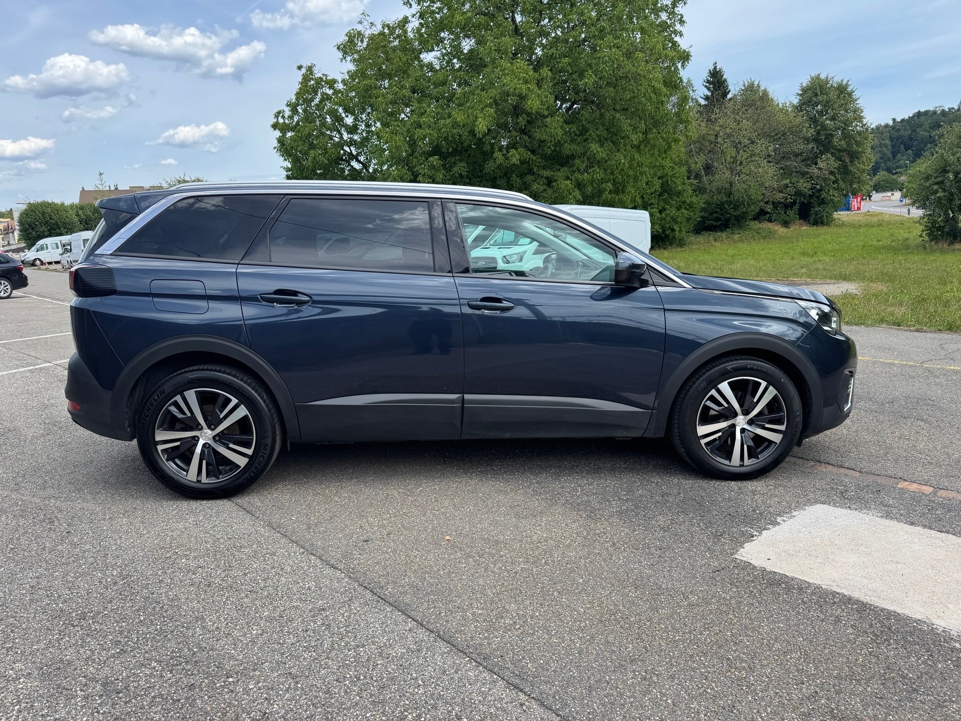 PEUGEOT 5008 1.2 Pure Tech Active-image-5