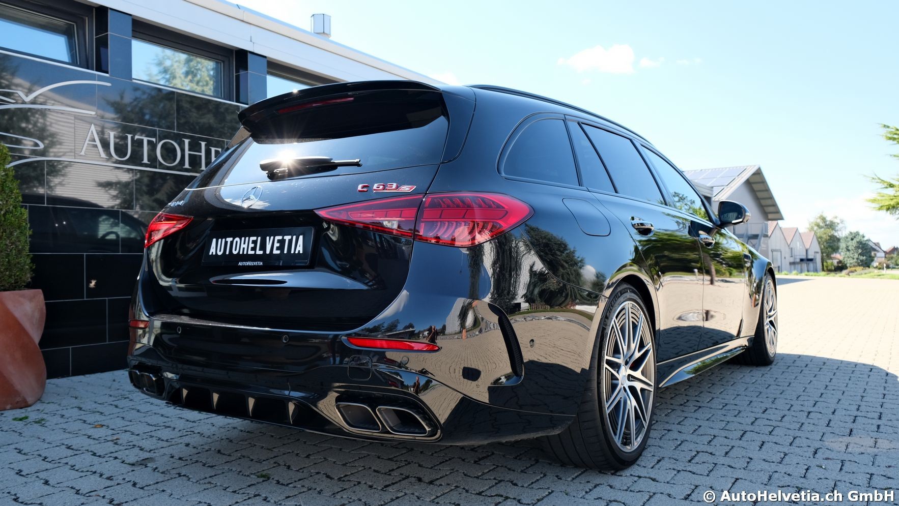 MERCEDES-BENZ C 63 S AMG T E Performance 4 Matic-image-6