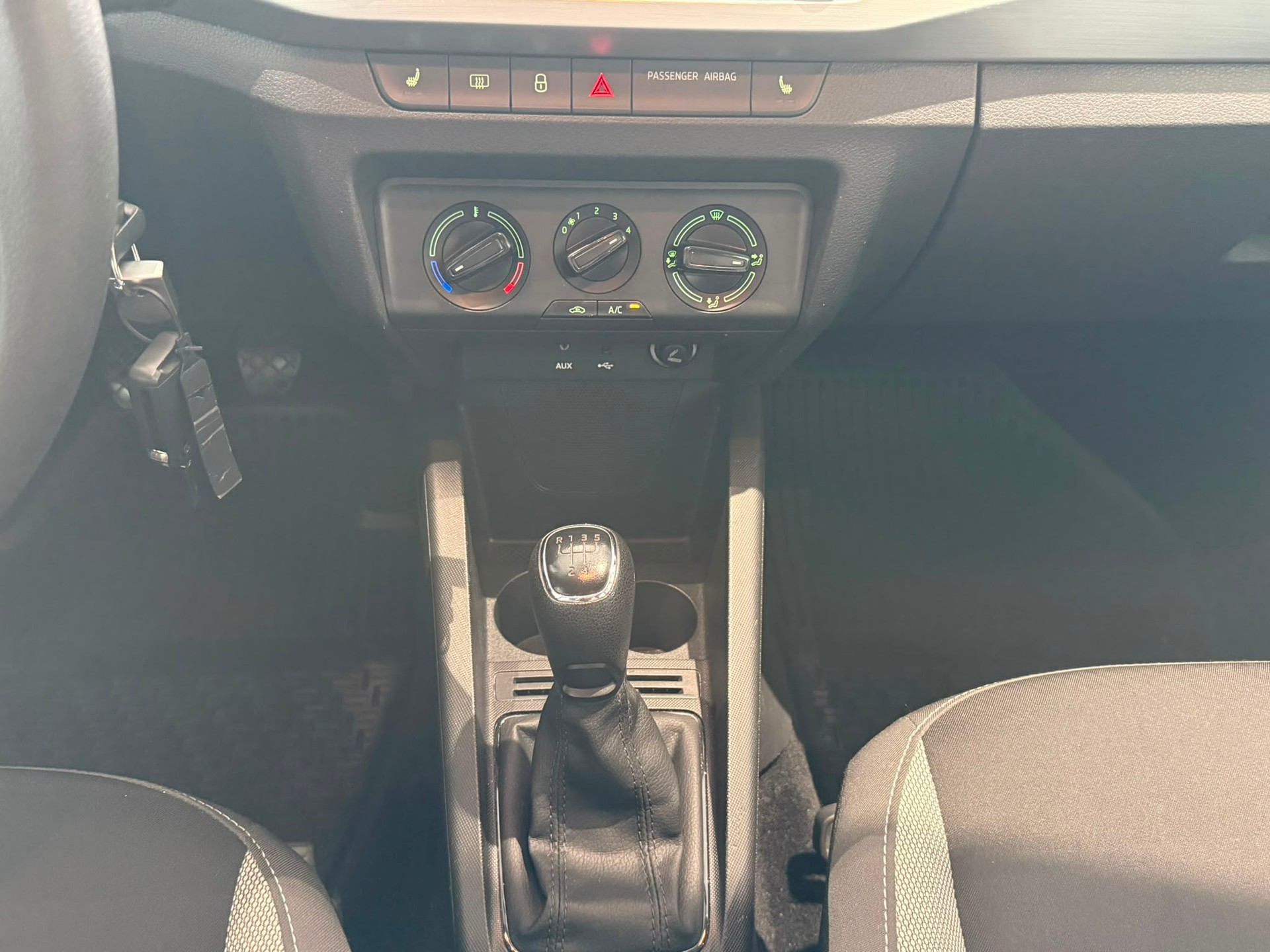 SKODA Fabia 1.4 TDI Ambition-image-12