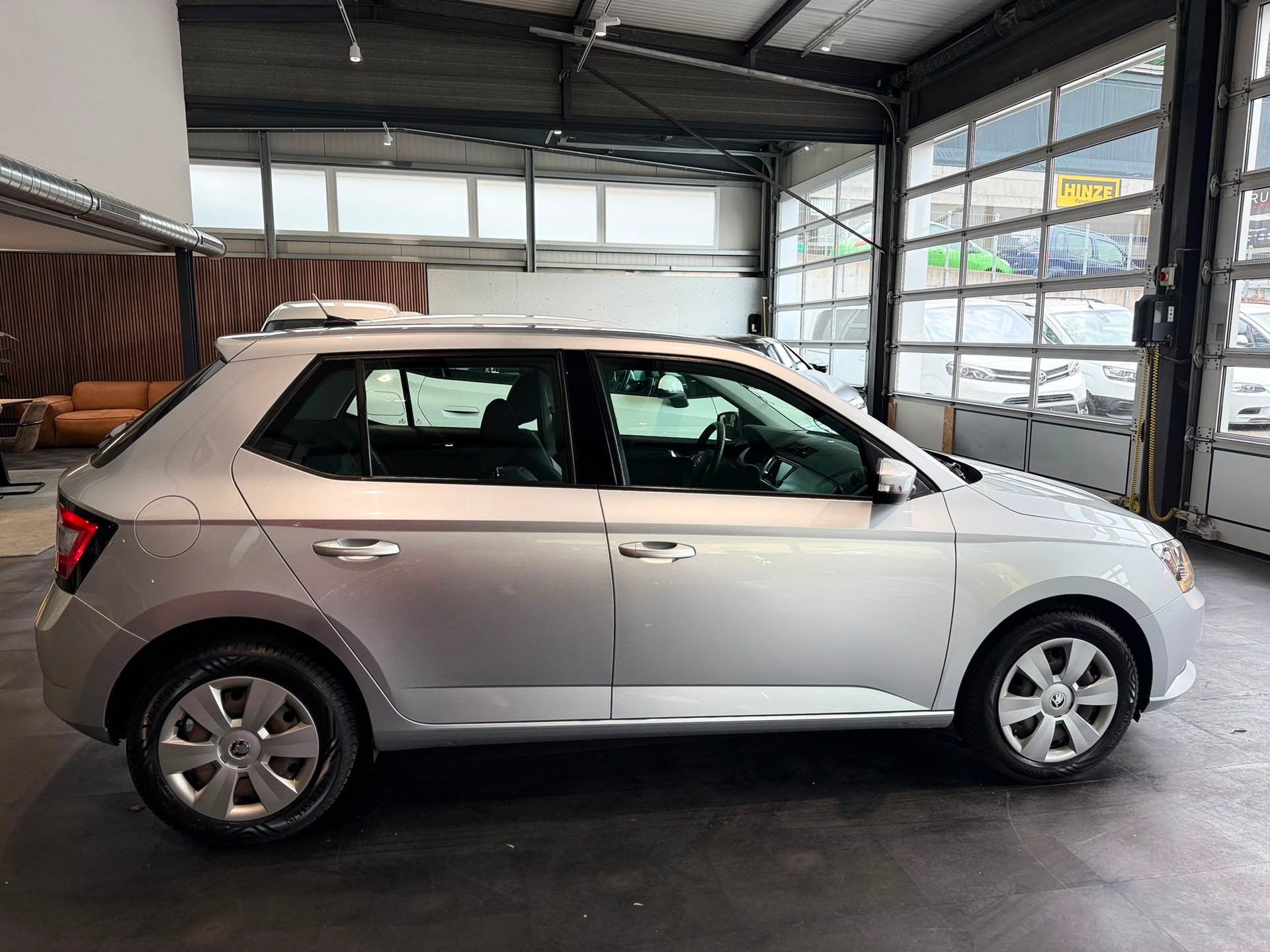 SKODA Fabia 1.4 TDI Ambition-image-4