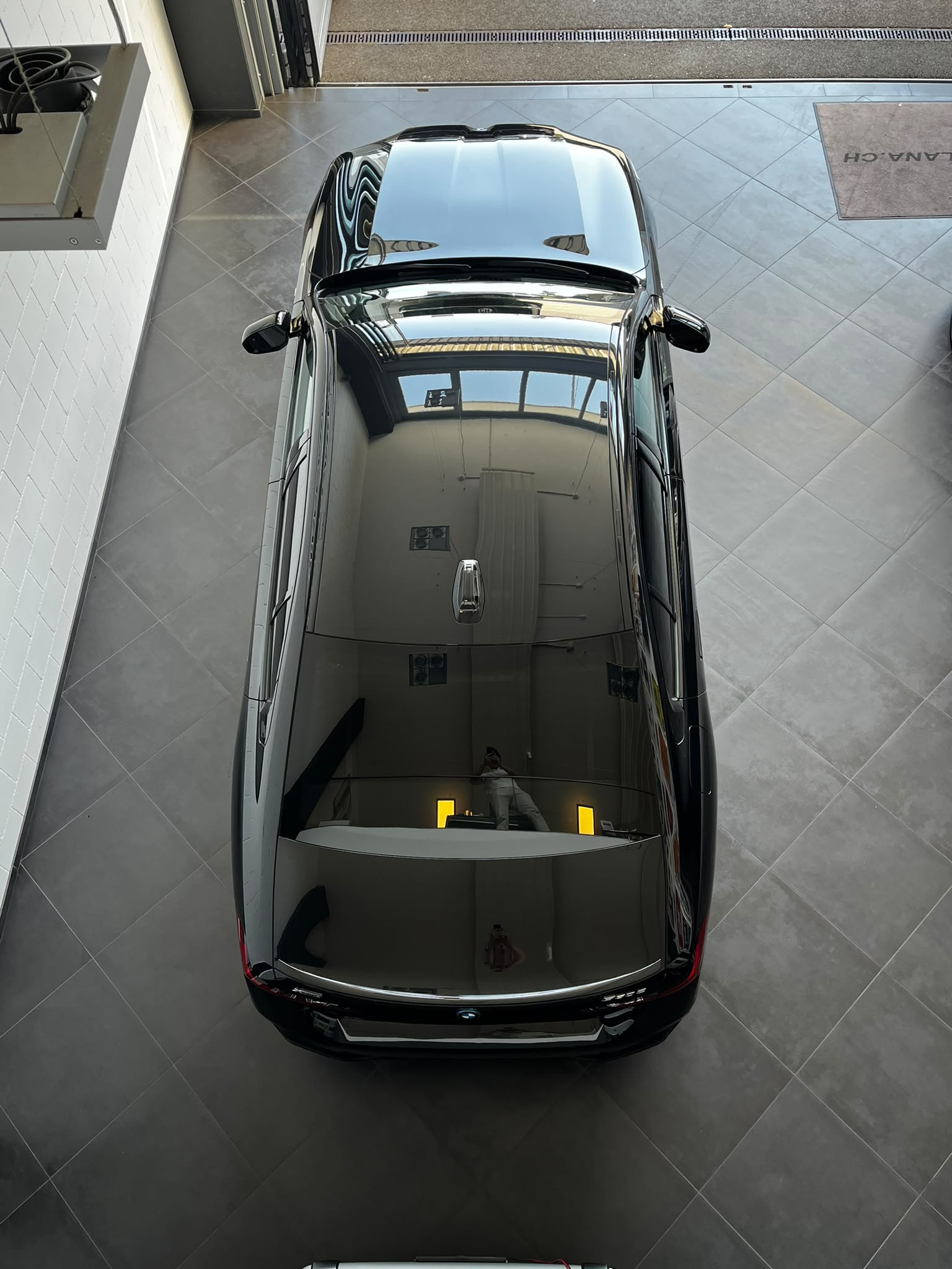 BMW 550e xDrive M Sport Pro Steptronic-image-9