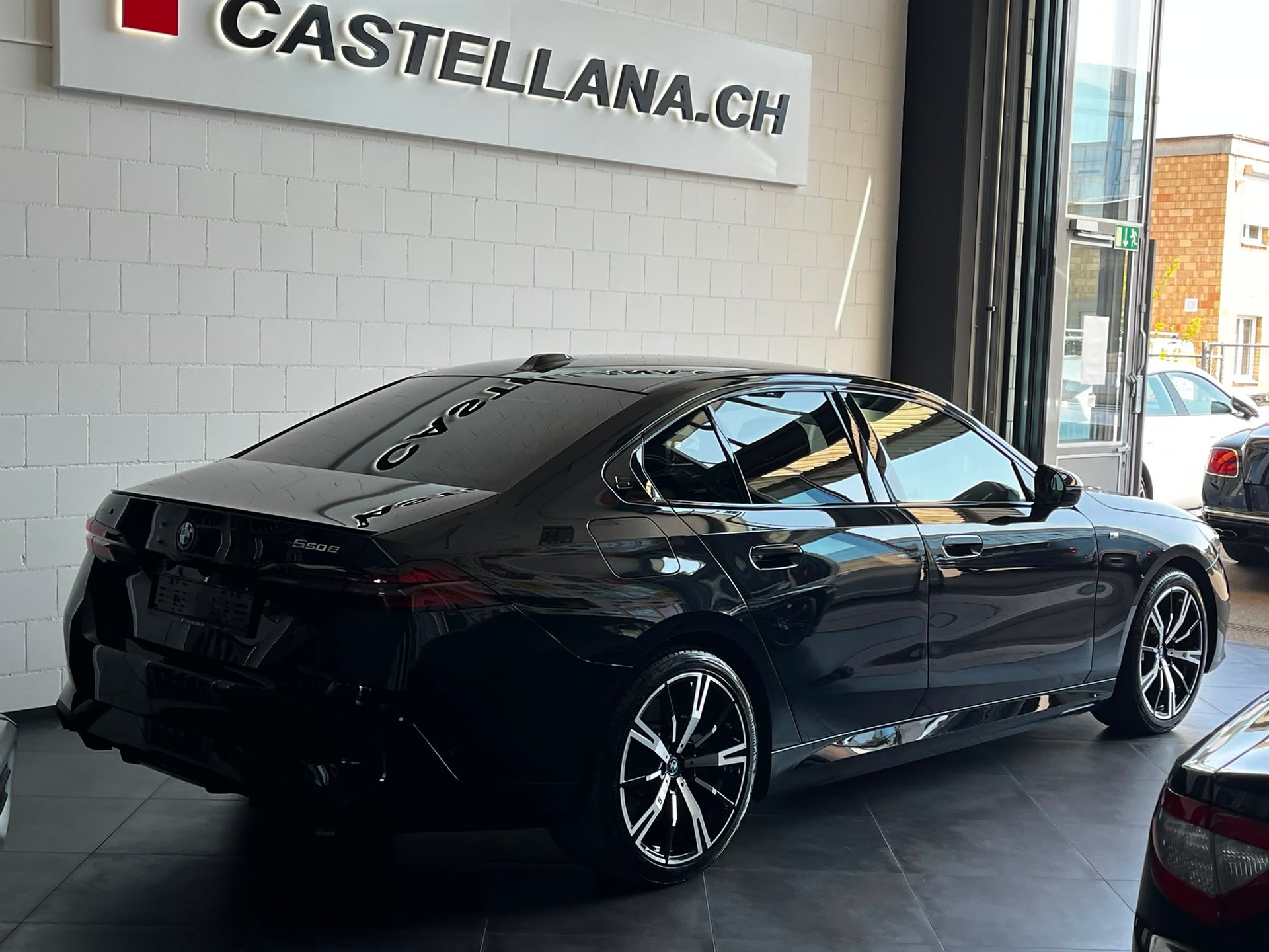 BMW 550e xDrive M Sport Pro Steptronic-image-6