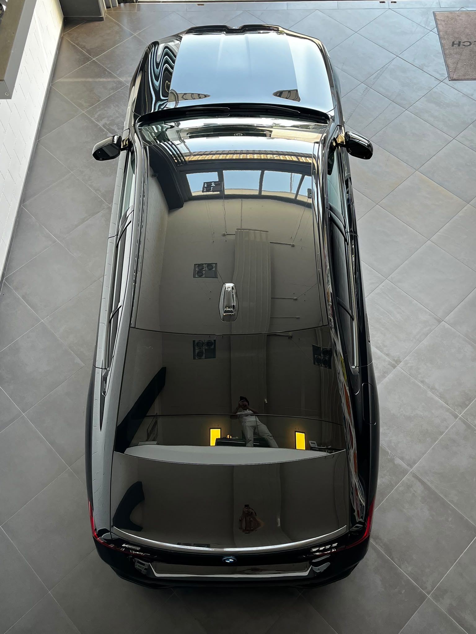 BMW 550e xDrive M Sport Pro Steptronic-image-10