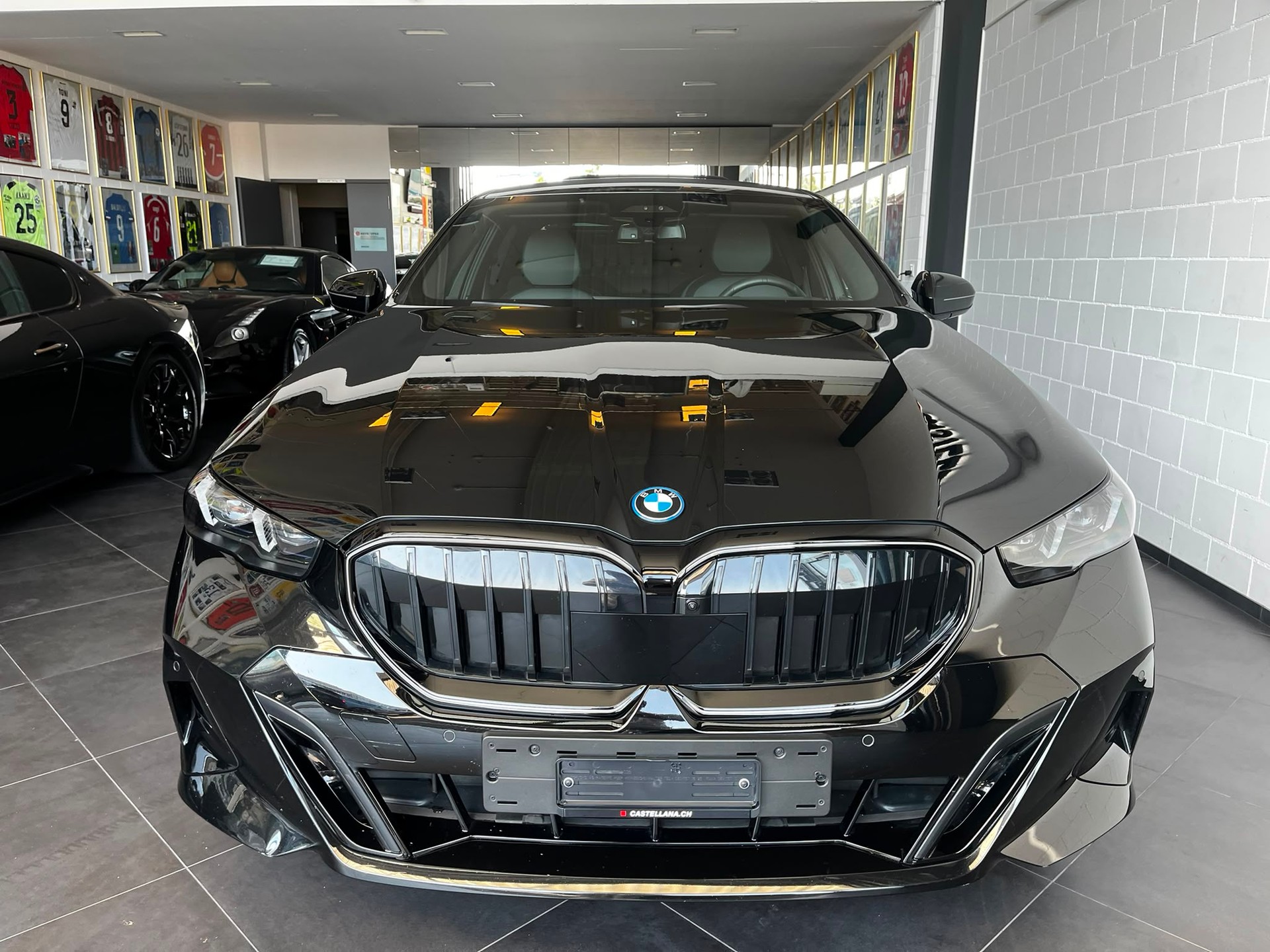BMW 550e xDrive M Sport Pro Steptronic-showroom-element-2