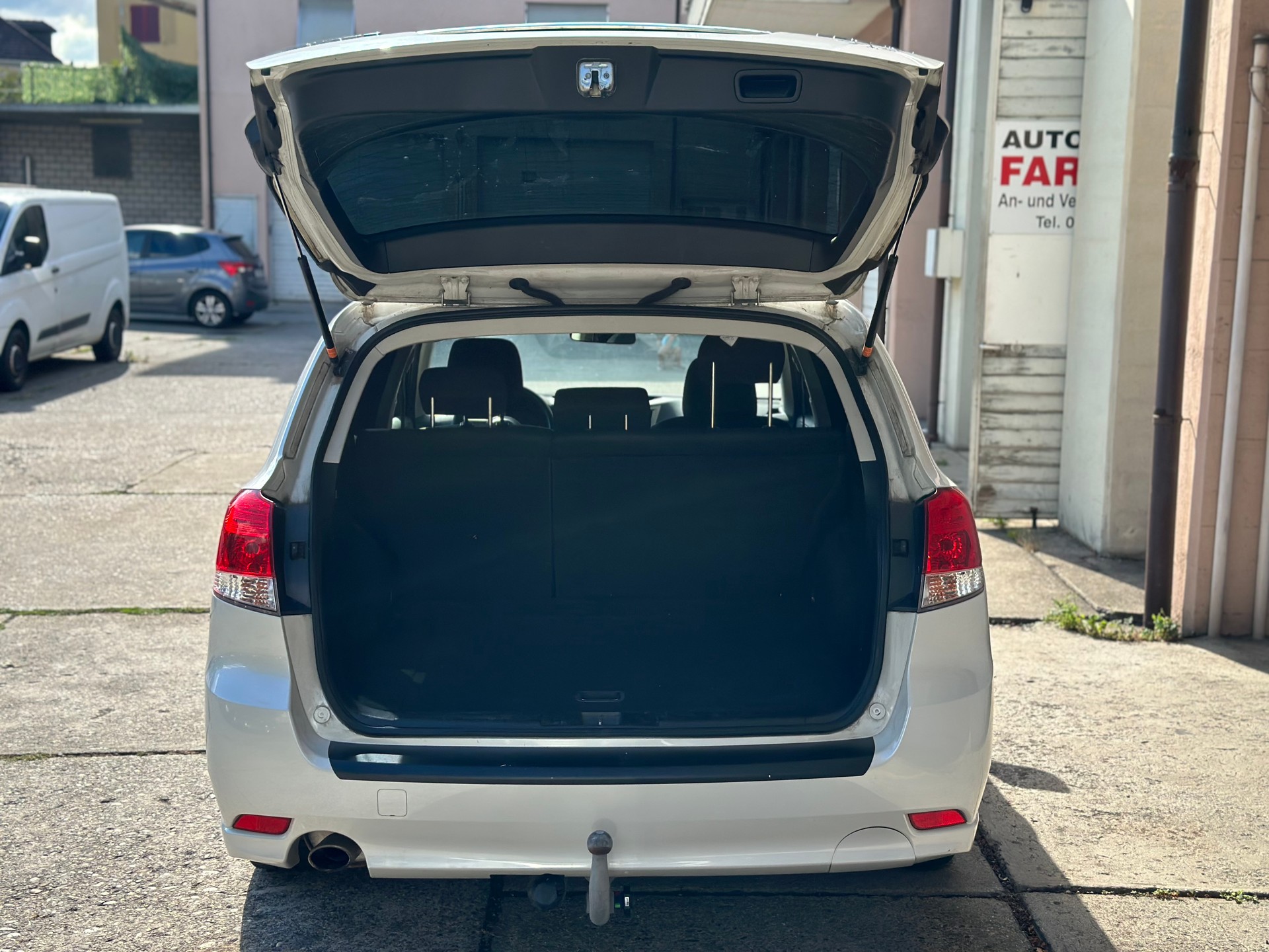 SUBARU Legacy 2.0i Limited AWD-image-5