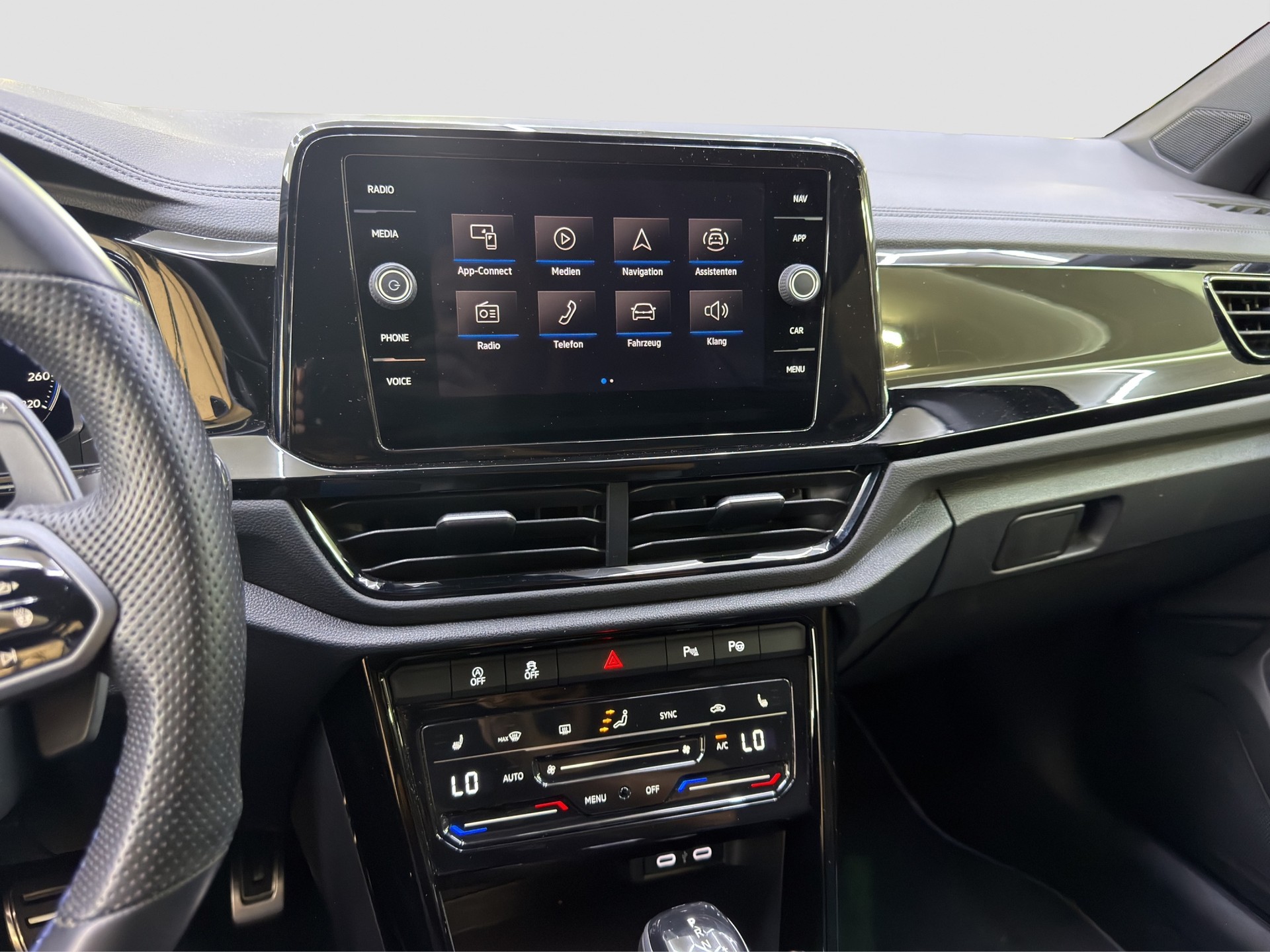 VW T-Roc 2.0 TSI R DSG 4Motion-image-8