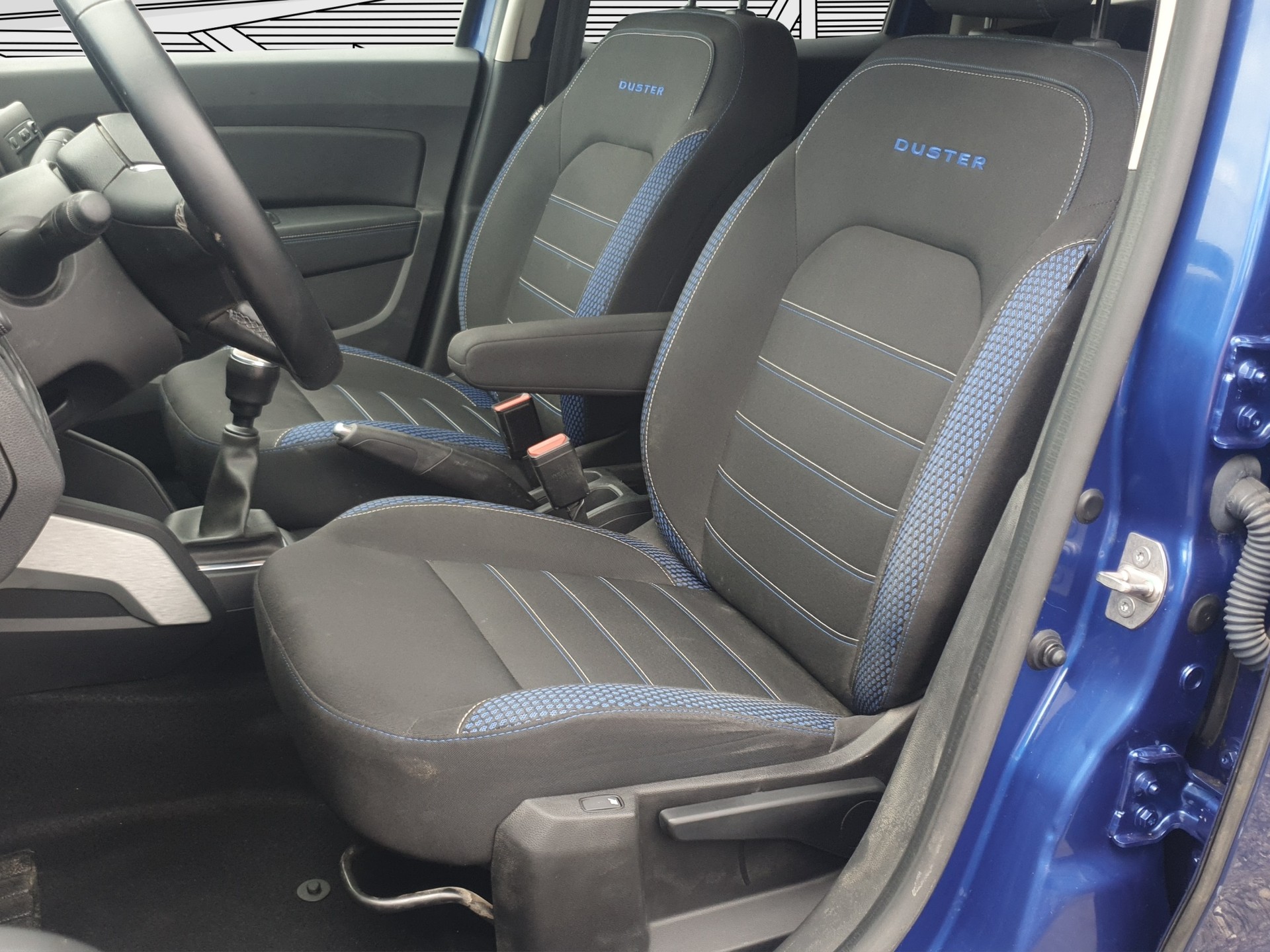 DACIA Duster 1.5 Blue dCi Celebration 4WD-image-11