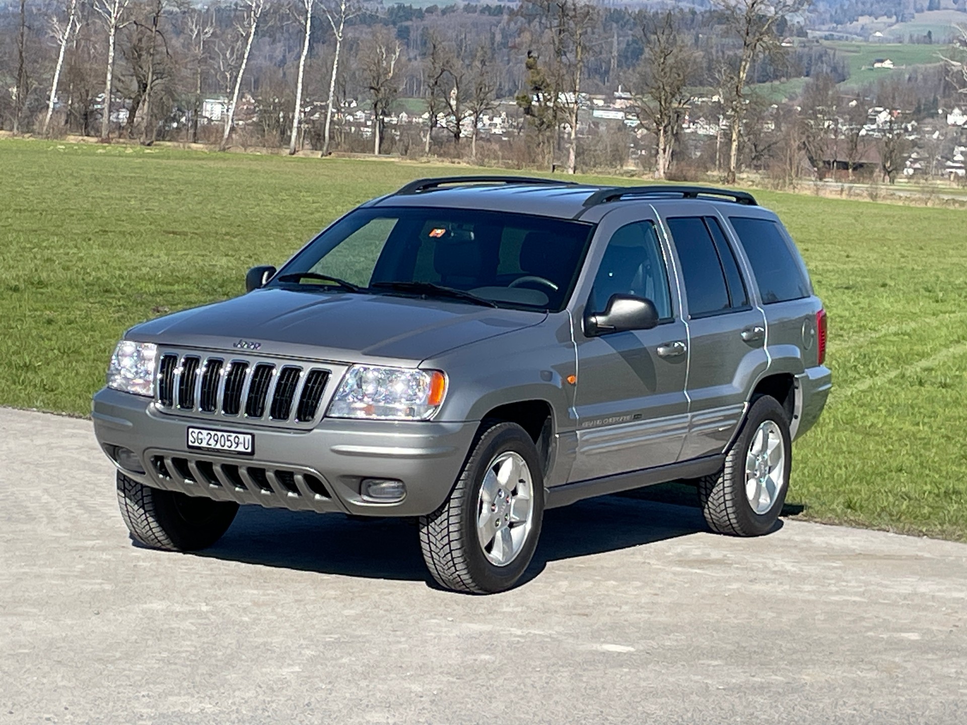 JEEP Grand Cherokee 4.7 Limited Automatic-image-1