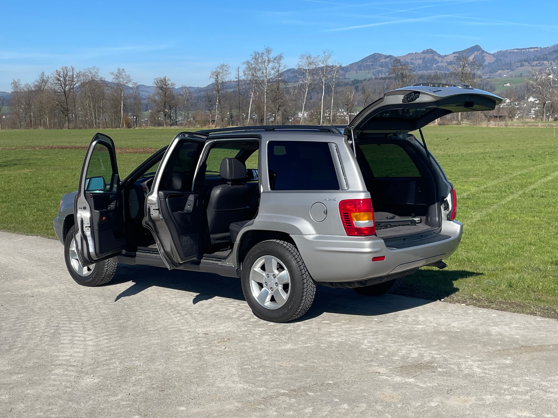 JEEP Grand Cherokee 4.7 Limited Automatic-image-6