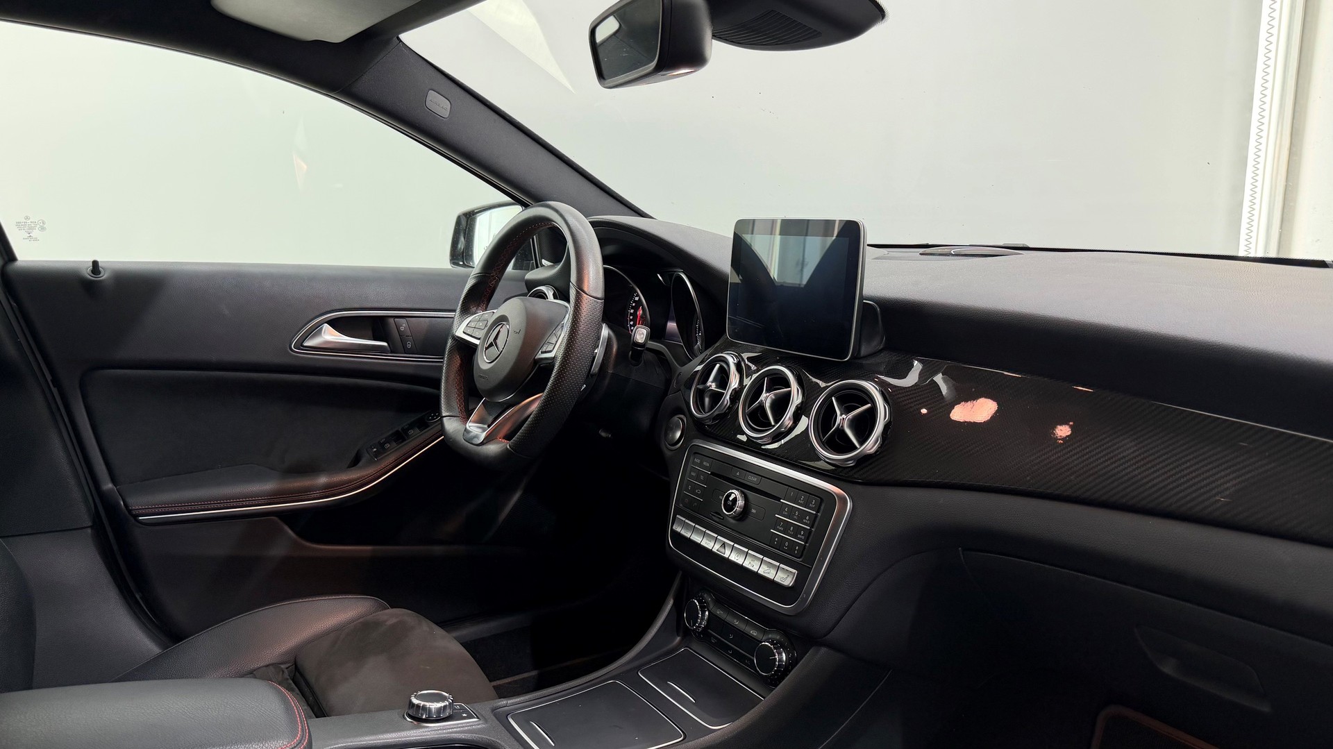 MERCEDES-BENZ GLA-Klasse X156 GLA 220 AMG Li-showroom-element-3