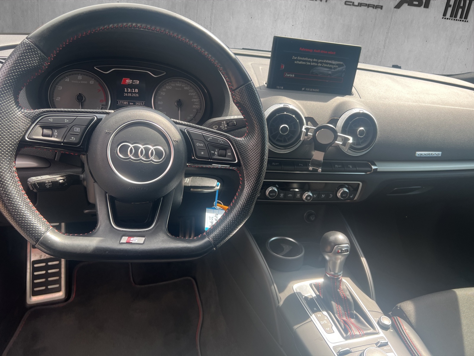 AUDI S3 Sportback 2.0 TFSI quattro S-tronic-image-9