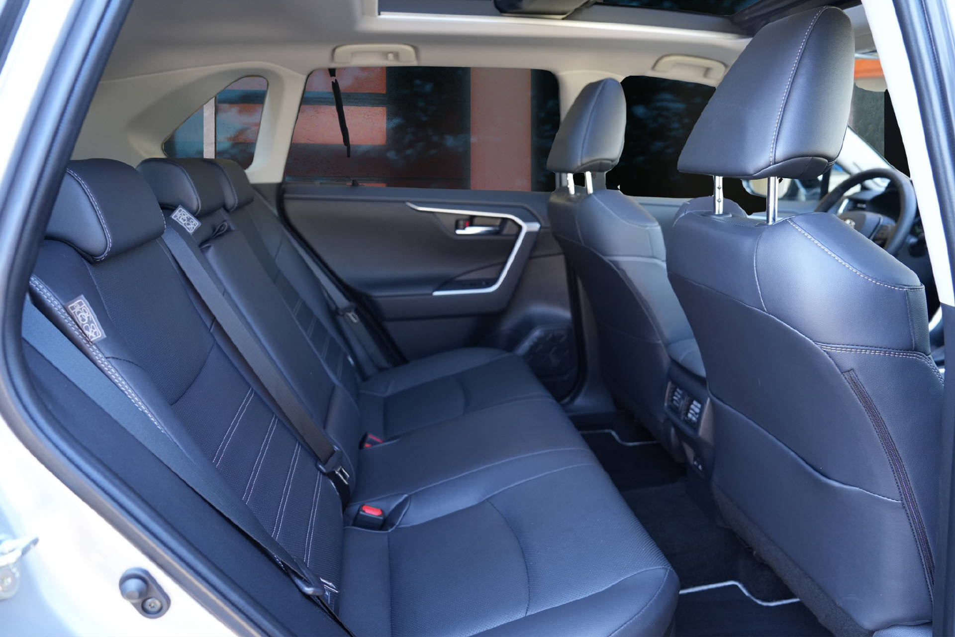 TOYOTA RAV-4 2.5 HEV Premium Luxury-image-7