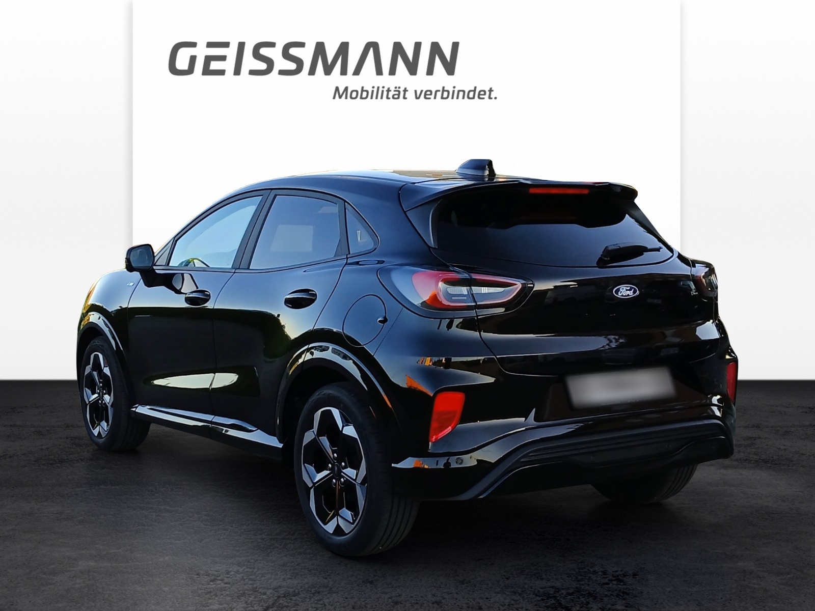 FORD Puma 1.0 EcoB Hybrid 155 ST-Line X Black & White Edition-showroom-element-2