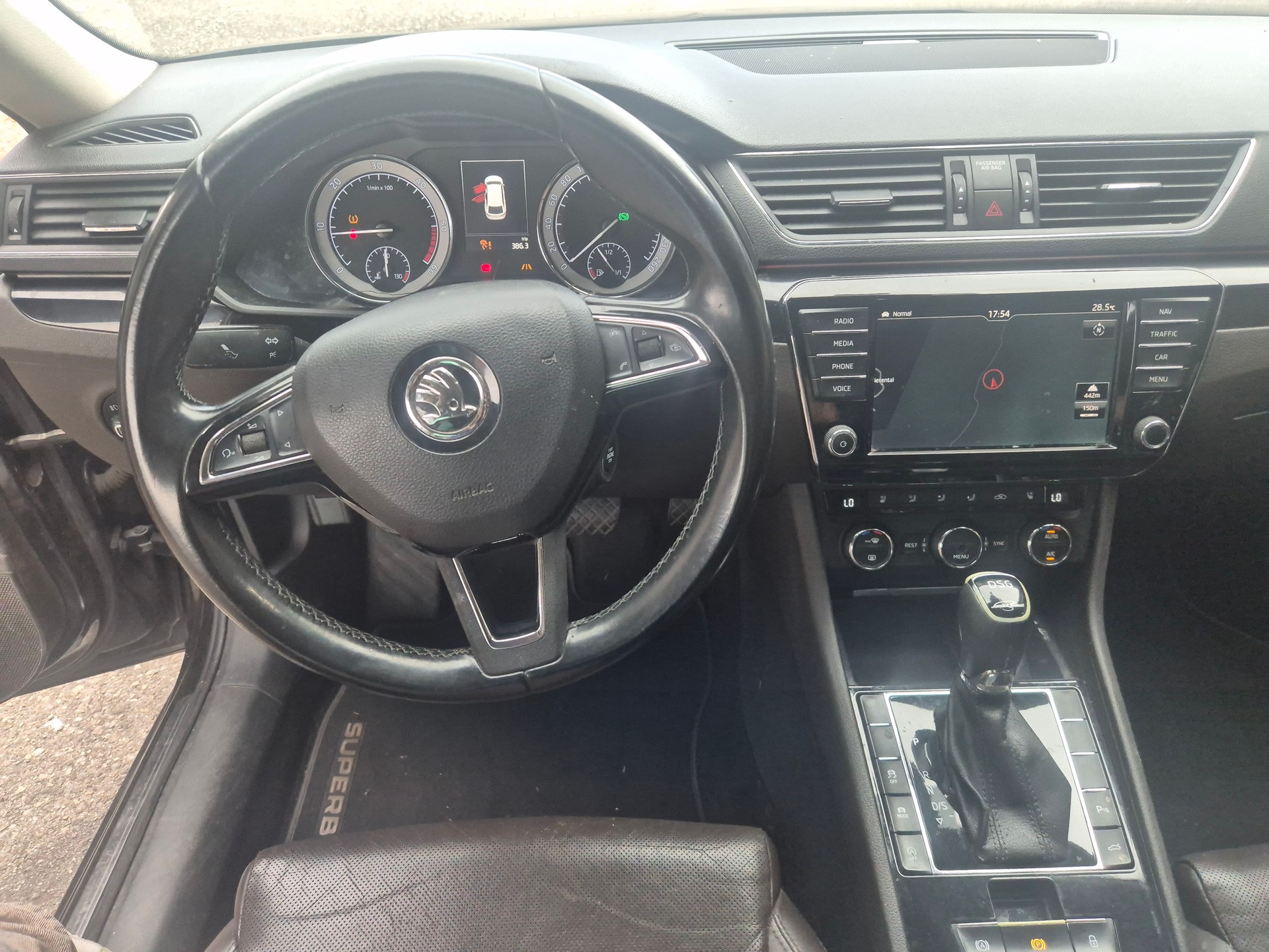 SKODA Super B 4x4 Automat 2017 Top Zustand-image-8