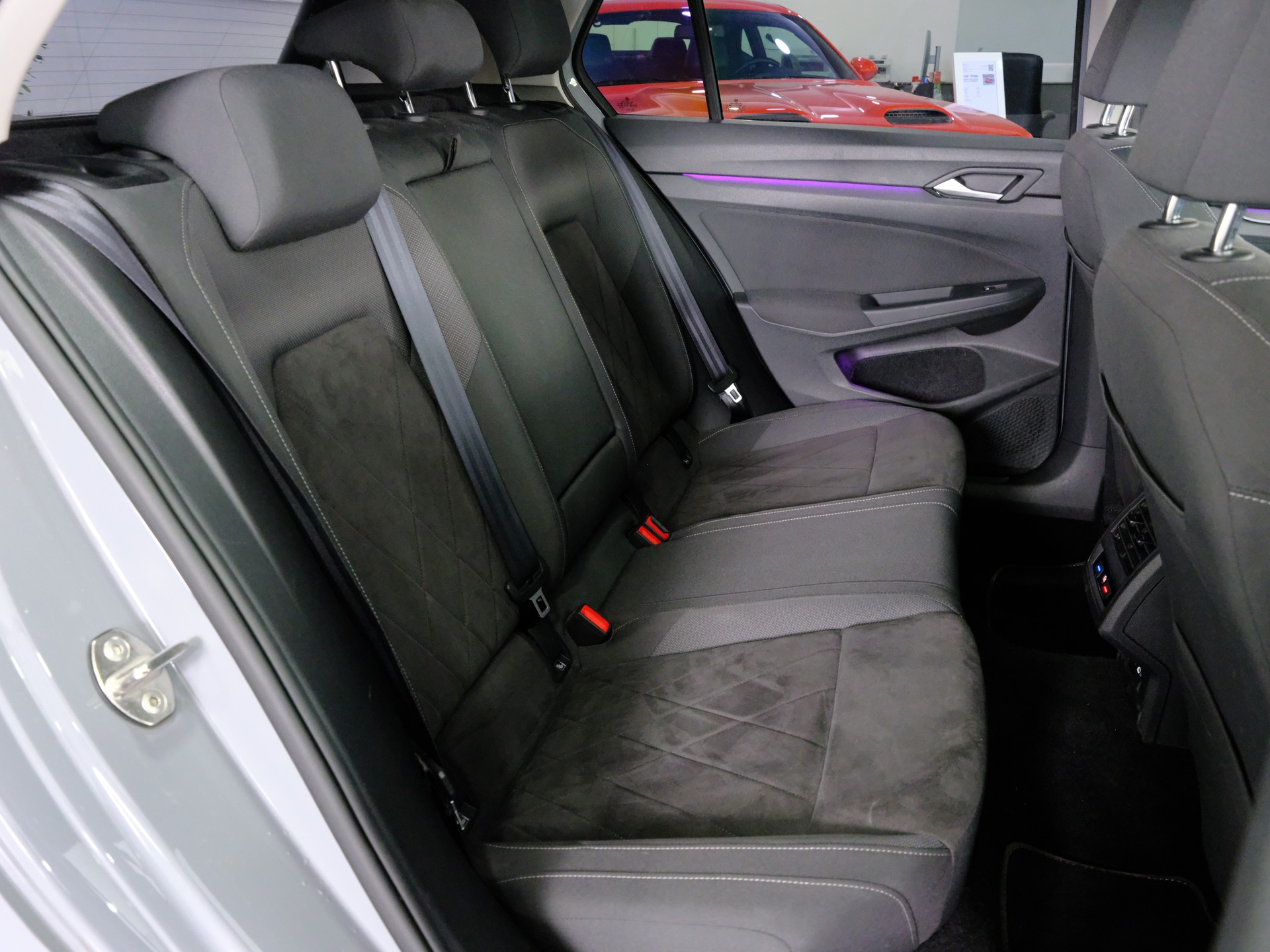 VW Golf 1.4 TSI PHEV Selection-image-14