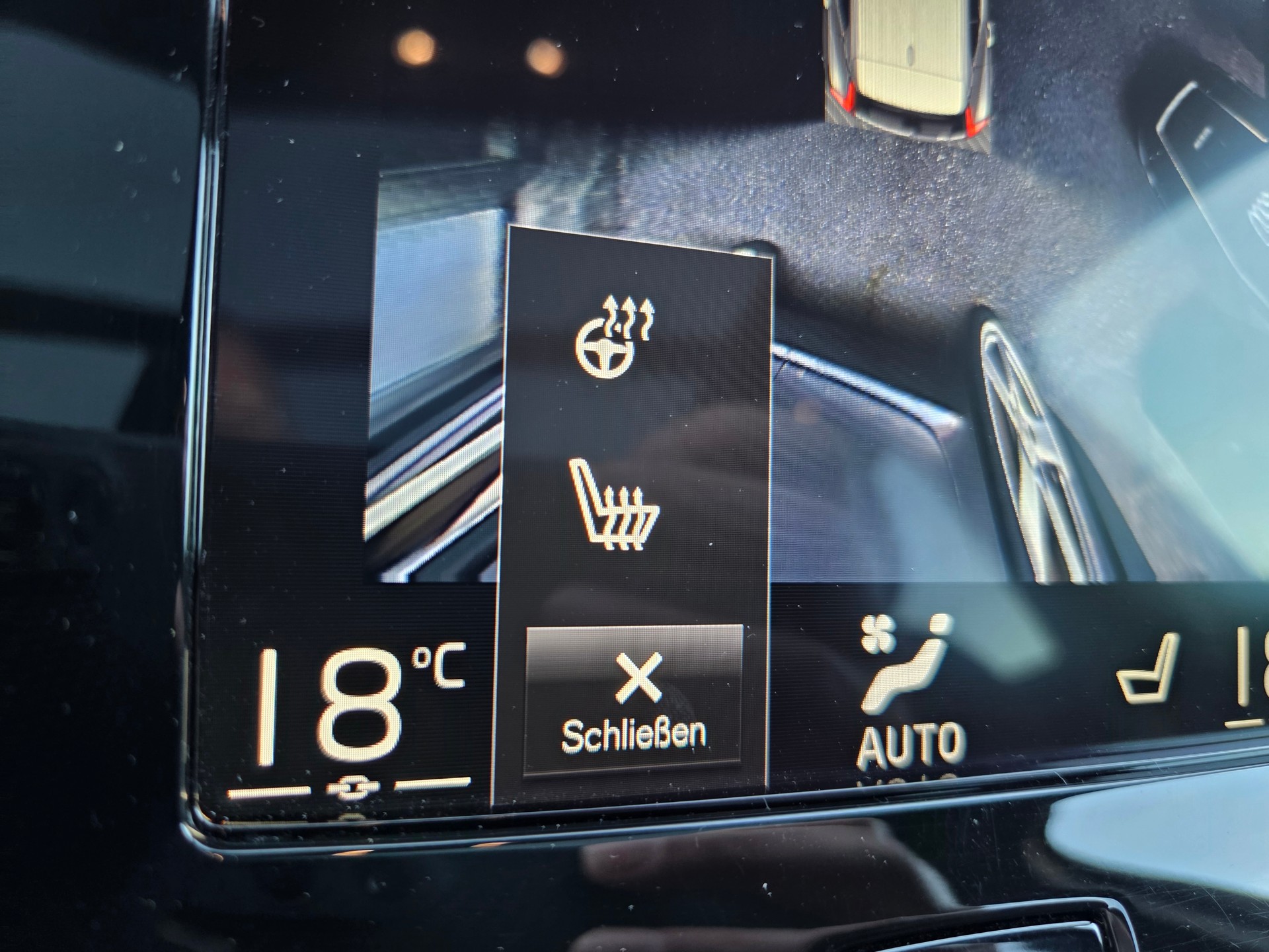 VOLVO XC40 T5 TwE R-Design DCT-image-24