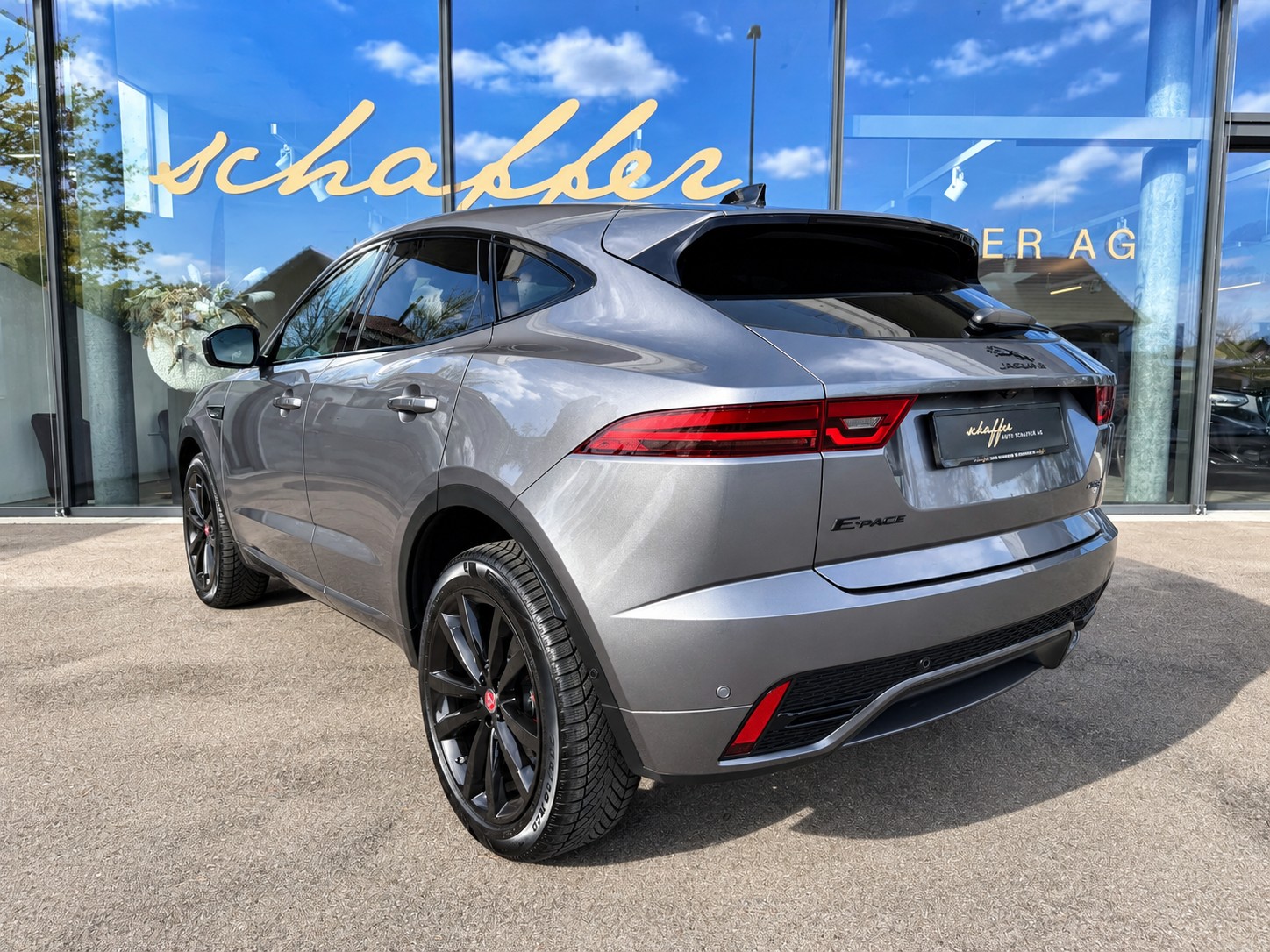 JAGUAR E-Pace 2.0d D200 R-Dynamic AWD SE-image-6