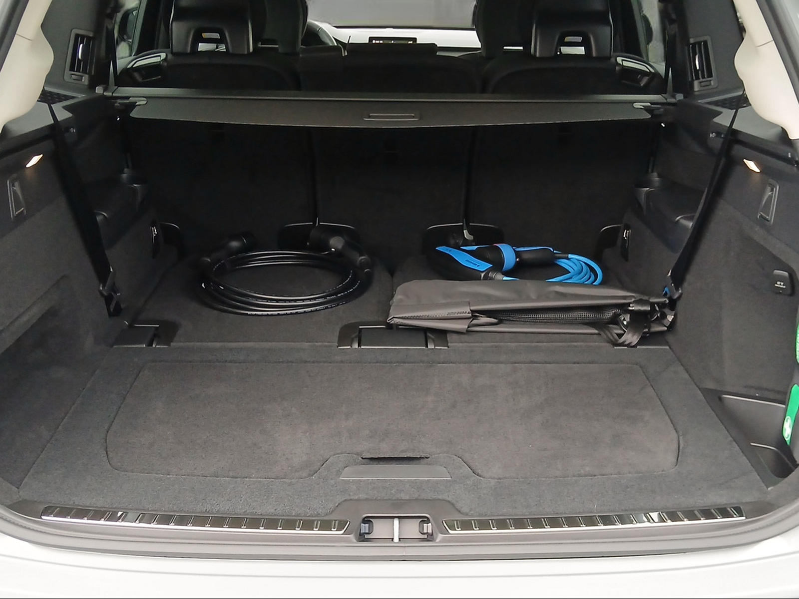 VOLVO XC90 2.0 T8 TE Plus Dark eAWD-image-9