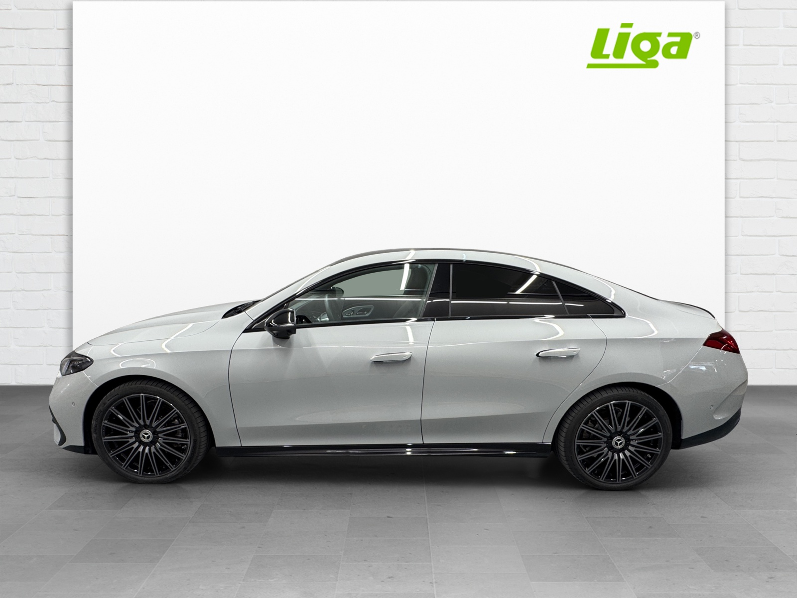 MERCEDES-BENZ CLA 350 AMG Line 4Matic-showroom-element-2