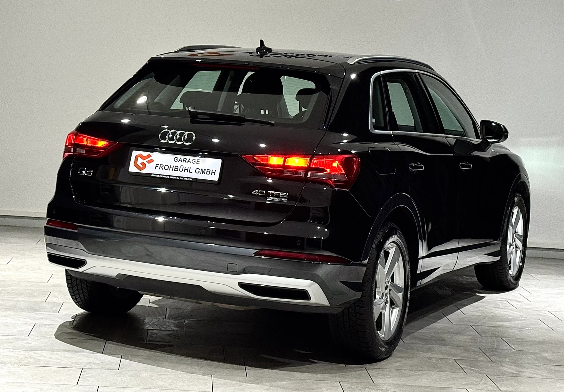 AUDI Q3 40 TFSI quattro S-tronic-showroom-element-3