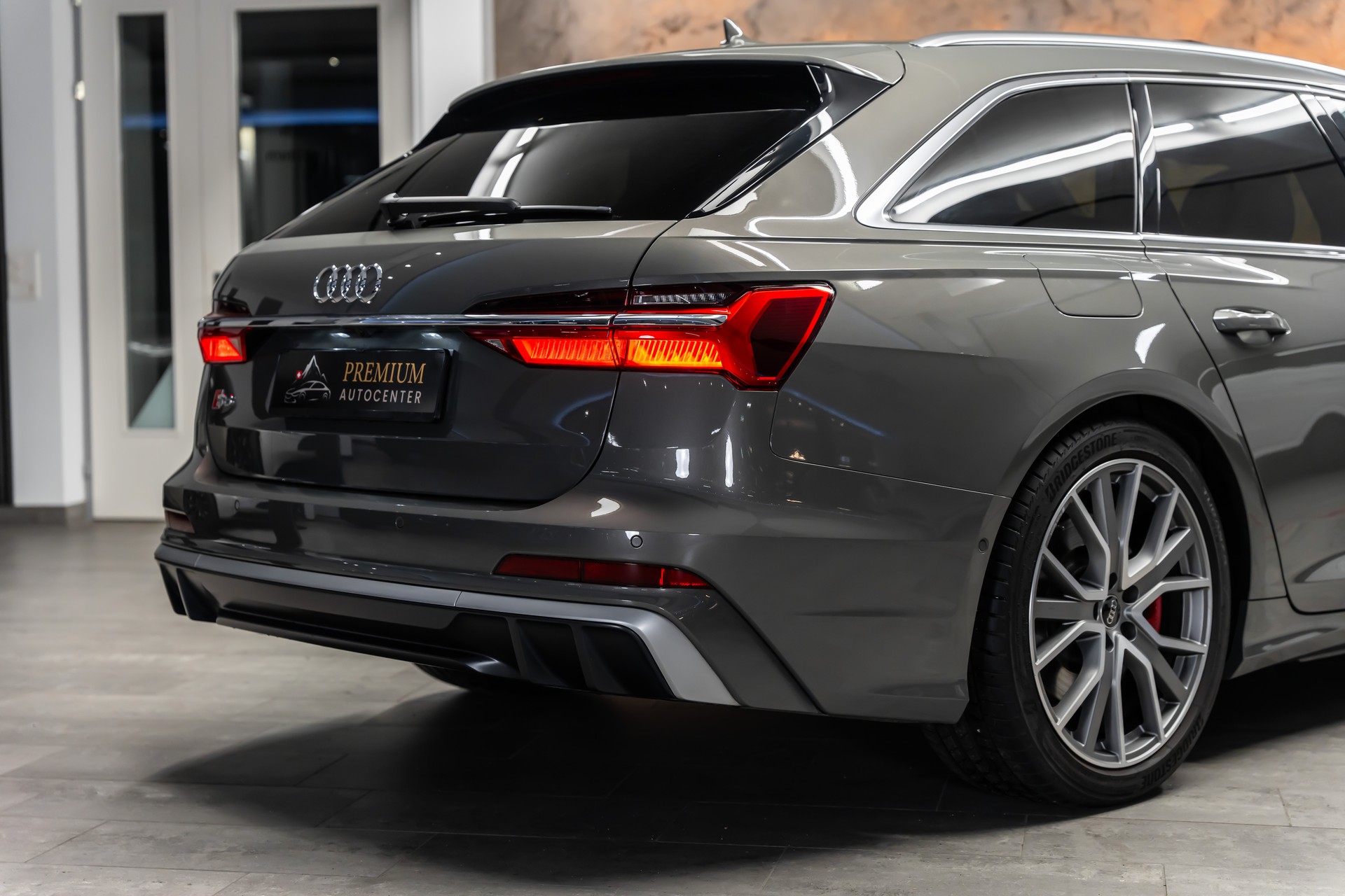 AUDI S6 Avant 3.0 TDI quattro tiptronic *Matrix*Panorama*360°*B&O*AHK*-image-7