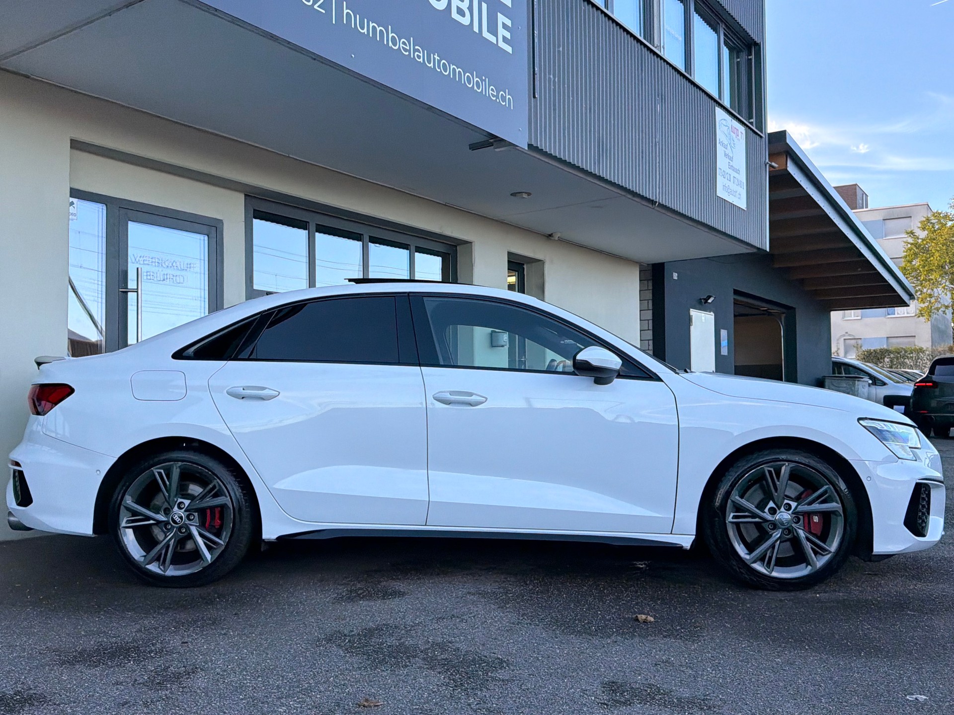 AUDI S3 Limousine 2.0 TFSI quattro S-tronic-image-4