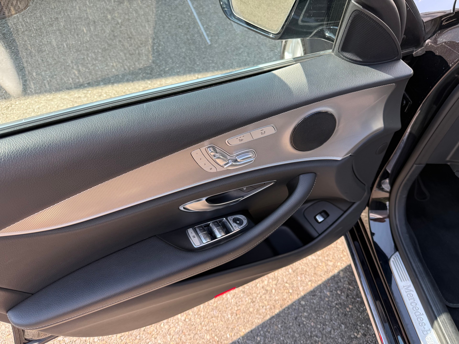 MERCEDES-BENZ E 200 4 Matic 9G-Tronic-image-21