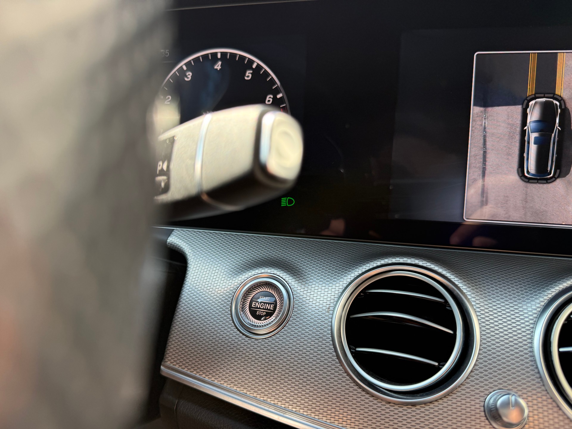 MERCEDES-BENZ E 200 4 Matic 9G-Tronic-image-13
