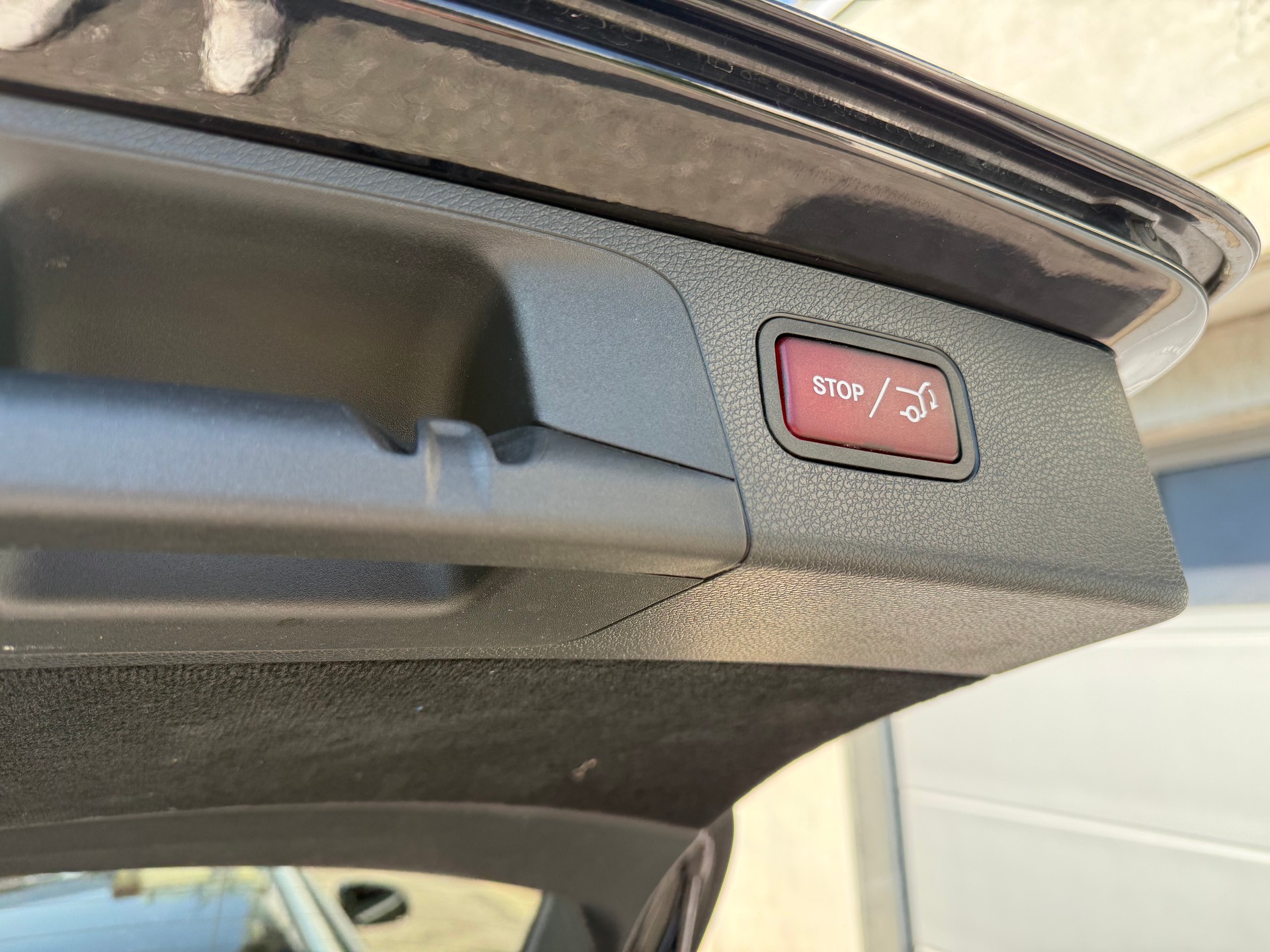 MERCEDES-BENZ E 200 4 Matic 9G-Tronic-image-24