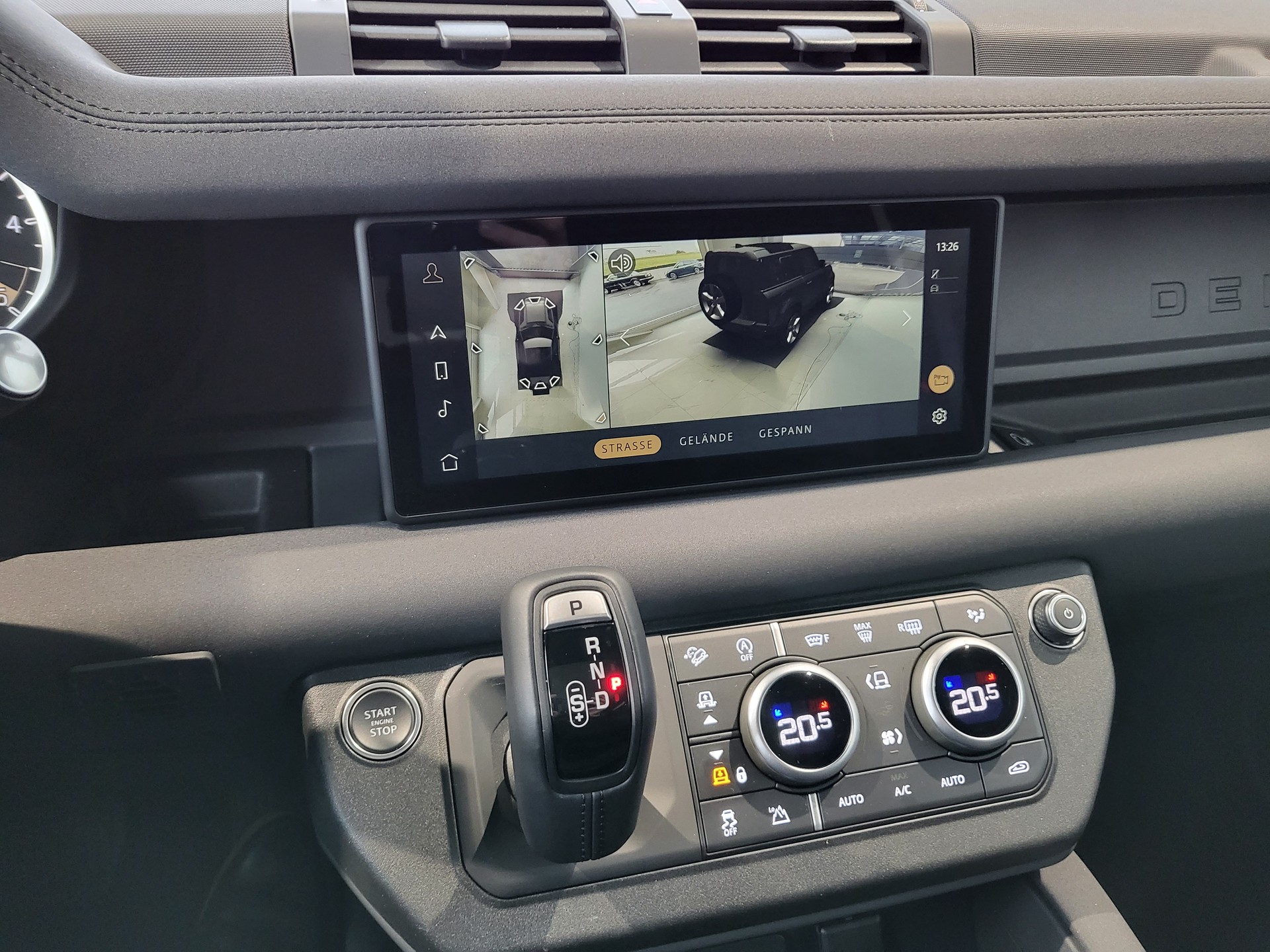 LAND ROVER Defender 90 3.0D I6 300 X-Dynamics SE AT8-image-9