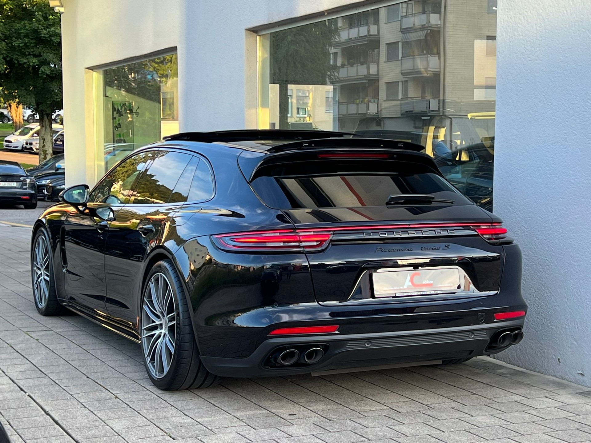 PORSCHE Panamera Turbo S E-Hybrid Sport Turismo PDK-image-1