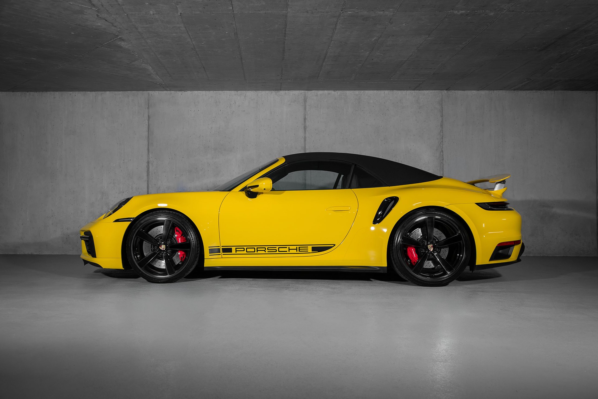 PORSCHE Turbo Cabriolet PDK-showroom-element-1