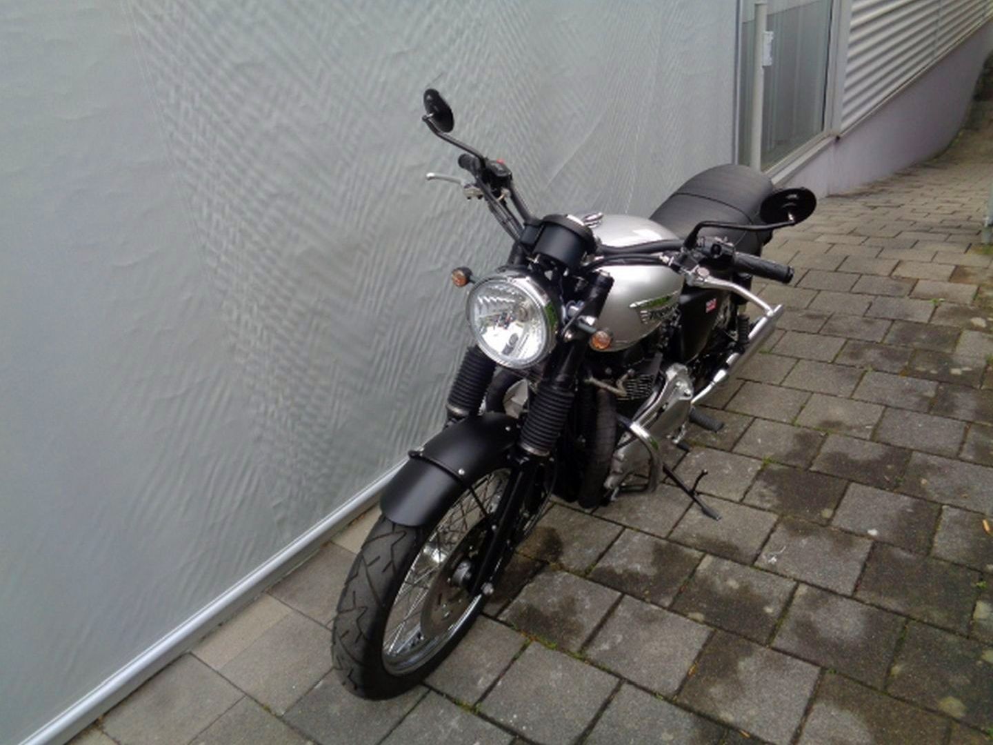 TRIUMPH THRUXTON 900-image-8