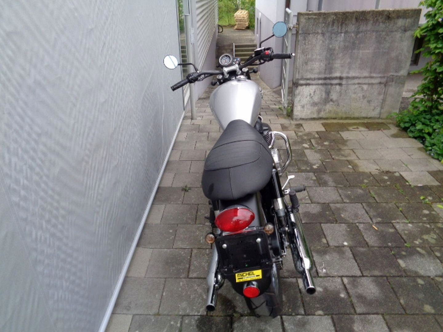 TRIUMPH THRUXTON 900-image-3