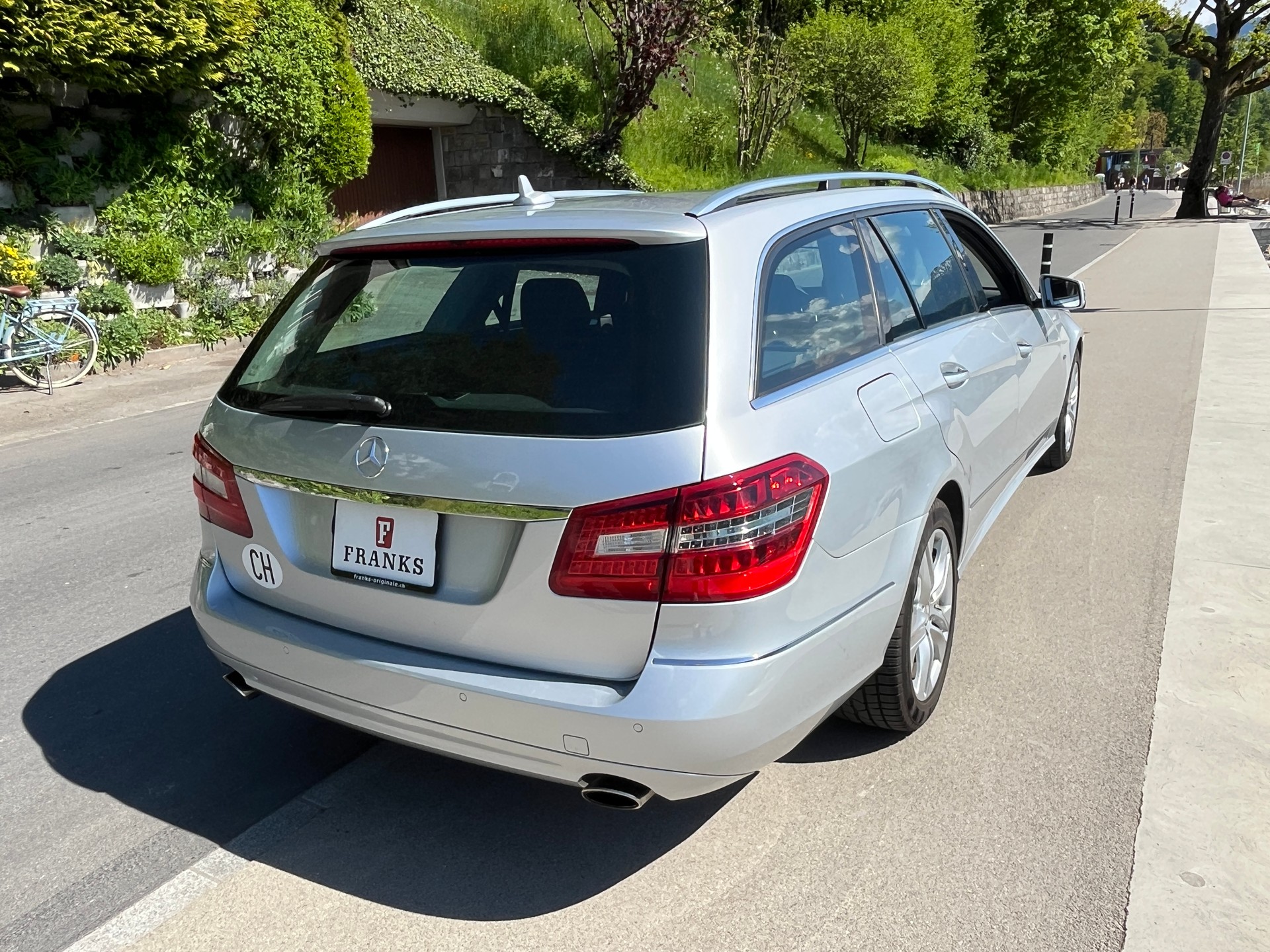 MERCEDES-BENZ E 350 CDI BlueEff. Avantgarde 4Matic 7G-Tronic-image-4