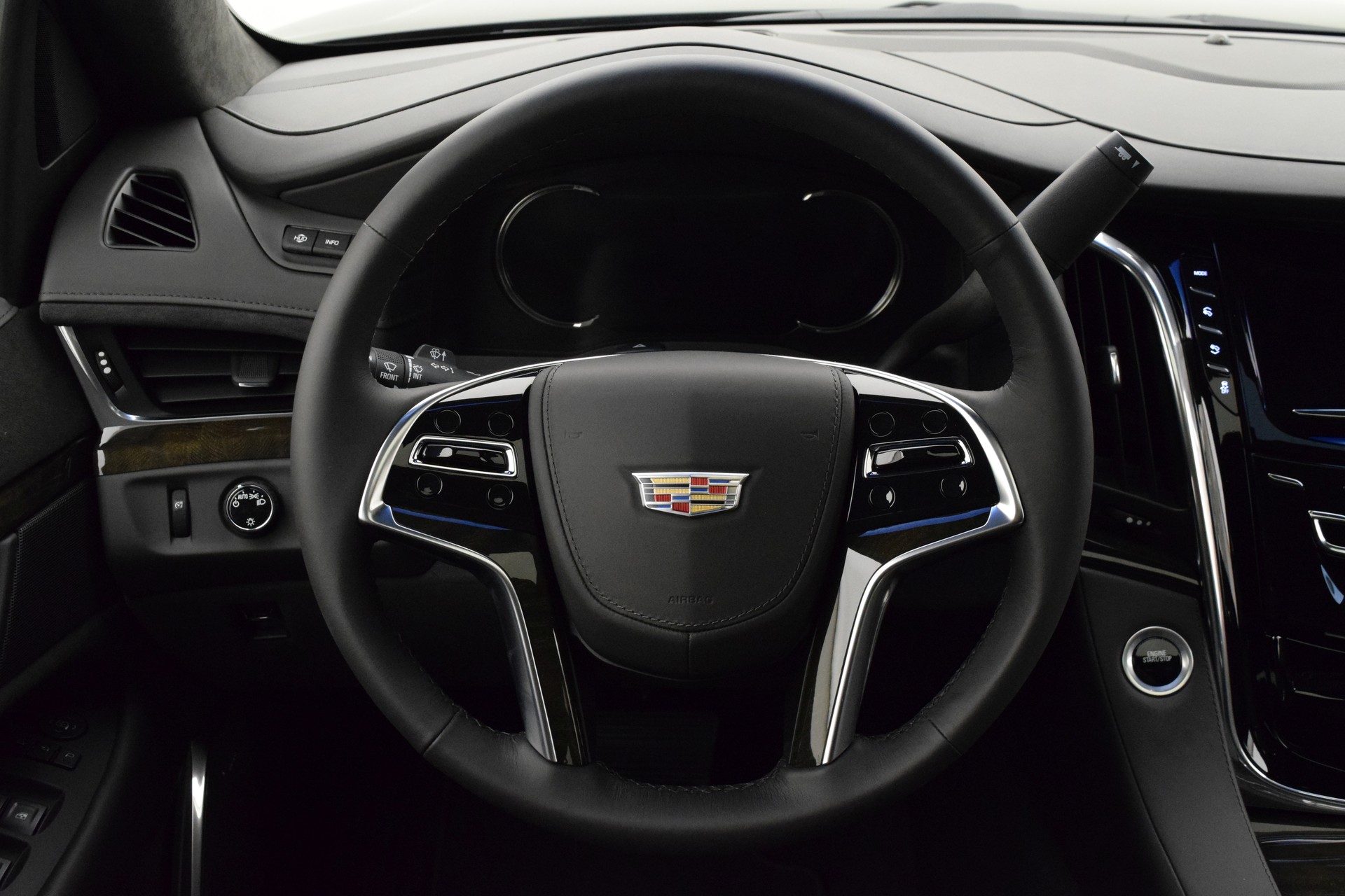 CADILLAC Escalade 6.2 ESV Platinum-image-11