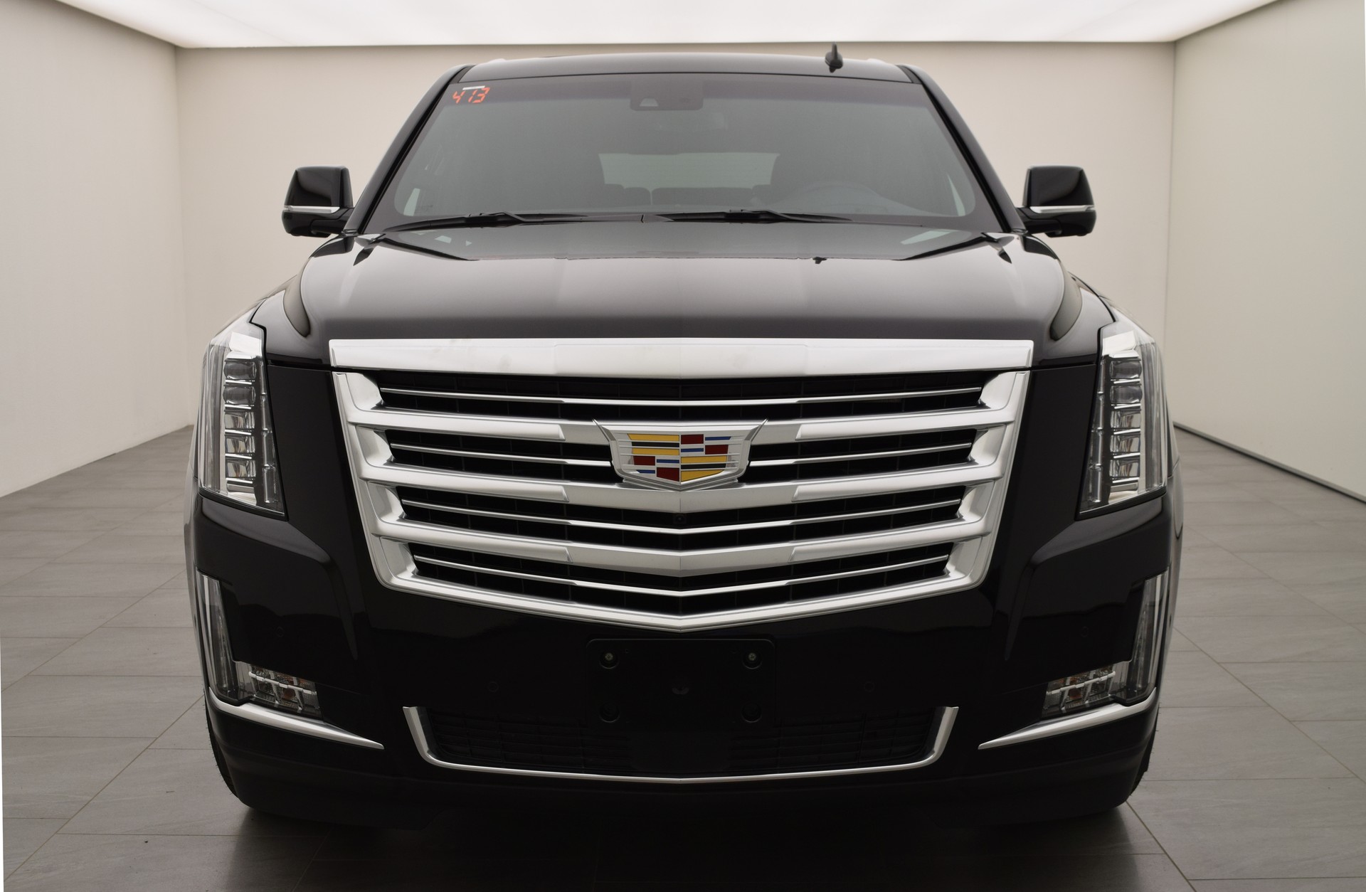 CADILLAC Escalade 6.2 ESV Platinum-showroom-element-2