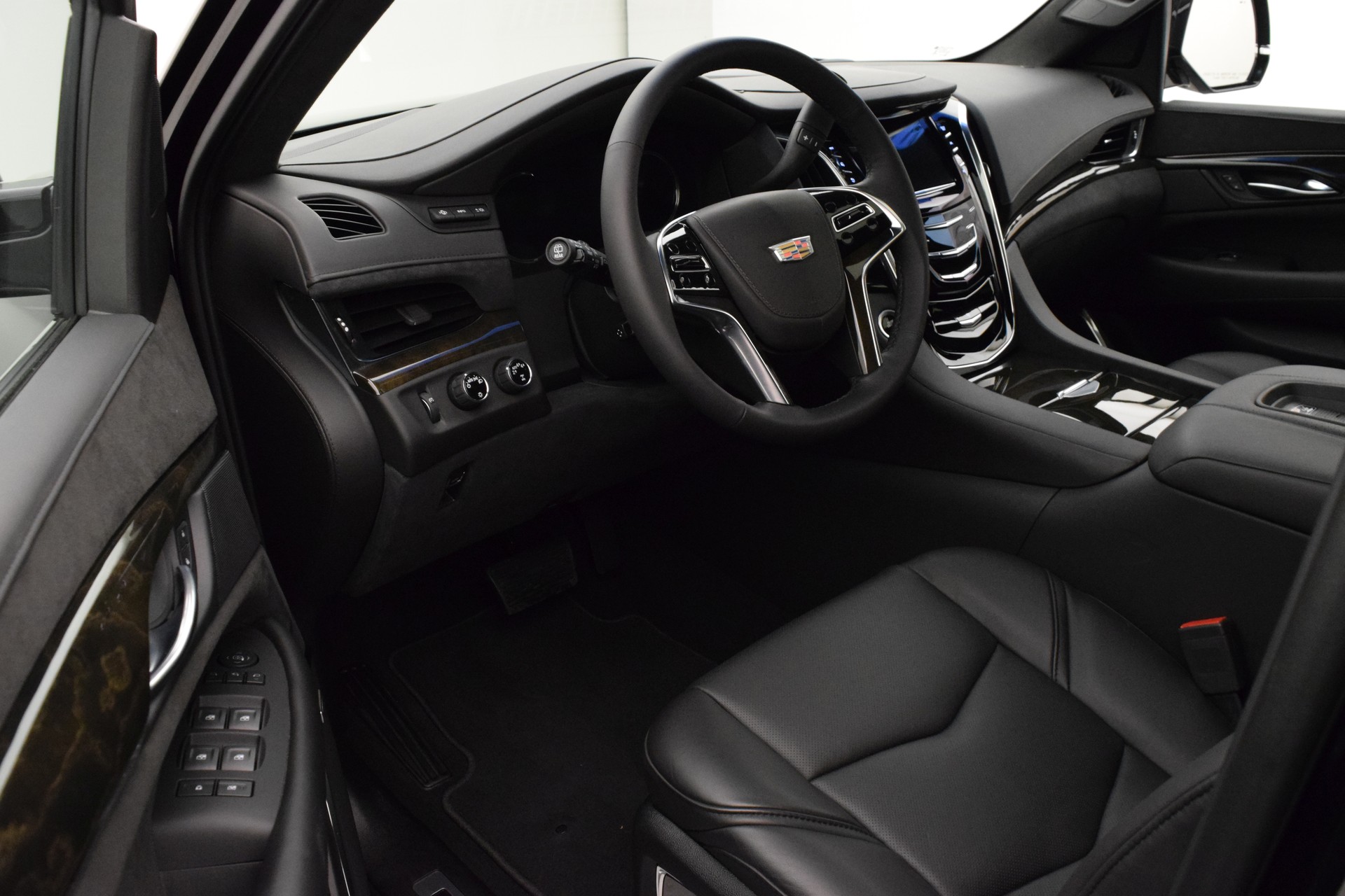 CADILLAC Escalade 6.2 ESV Platinum-image-8